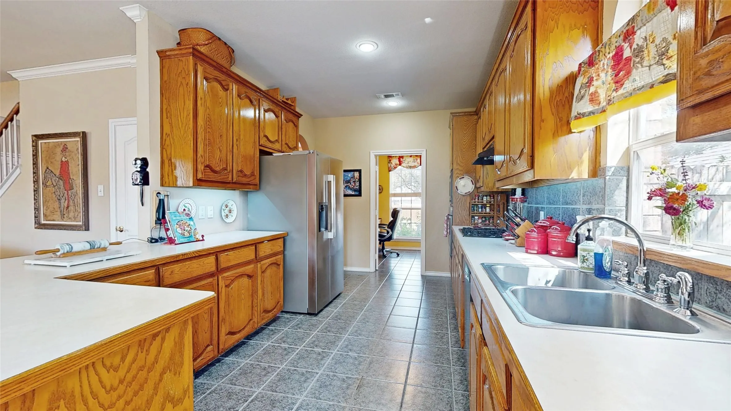 Single Family Residence For Sale in Tarrant County , 2316 Cherry Sage Drive, Arlington, Texas 76001, 4 Bedroom, 3 Bathroom, 2 Garage spaces, 2,550 Sqft, built in 2002, mls#21399556, Real Estate Agent in Arlington, Homes For Sale in Tarrant county, Homes For Sale in Arlington, Realtor in Arlington Texas, Real Estate Brokerage Independent Realty Texas, Luminita Cordes Realtor