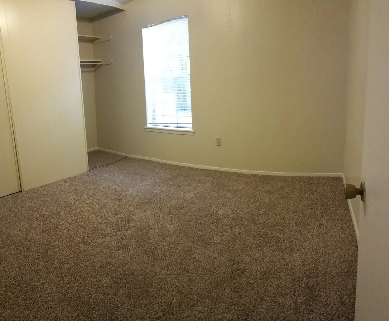 Apartment For Rent in Taylor County , 2400 Buffalo Gap Road 163, Abilene, Texas 79605, 2 Bedroom, 1 Bathroom, Garage spaces, 906 Sqft, built in 1973, mls#21399557, Real Estate Agent in Abilene, Homes For Rent in Taylor county, Homes For Rent in Abilene, Realtor in Abilene Texas, Real Estate Brokerage Independent Realty Texas, Luminita Cordes Realtor