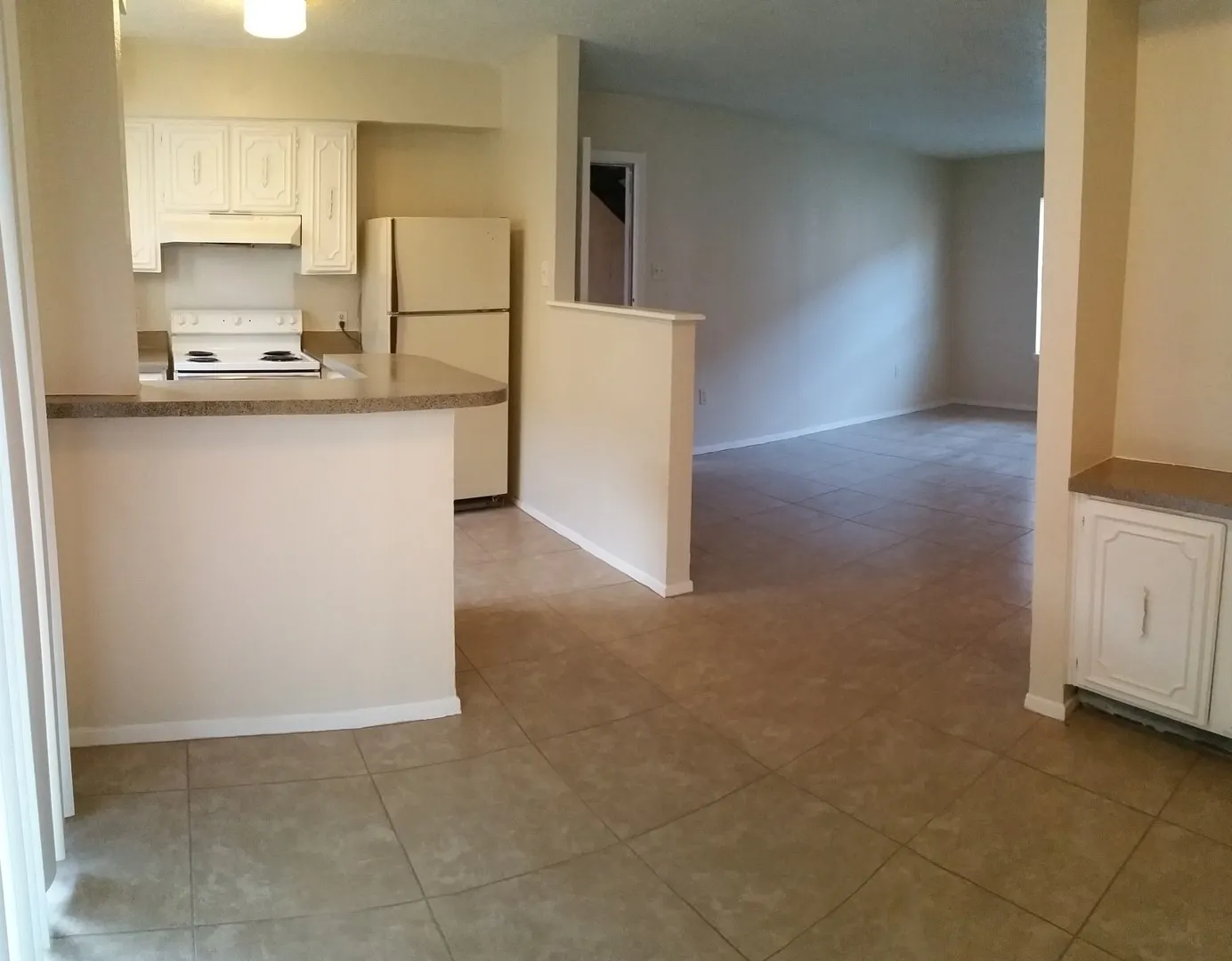 Apartment For Rent in Taylor County , 2400 Buffalo Gap Road 163, Abilene, Texas 79605, 2 Bedroom, 1 Bathroom, Garage spaces, 906 Sqft, built in 1973, mls#21399557, Real Estate Agent in Abilene, Homes For Rent in Taylor county, Homes For Rent in Abilene, Realtor in Abilene Texas, Real Estate Brokerage Independent Realty Texas, Luminita Cordes Realtor