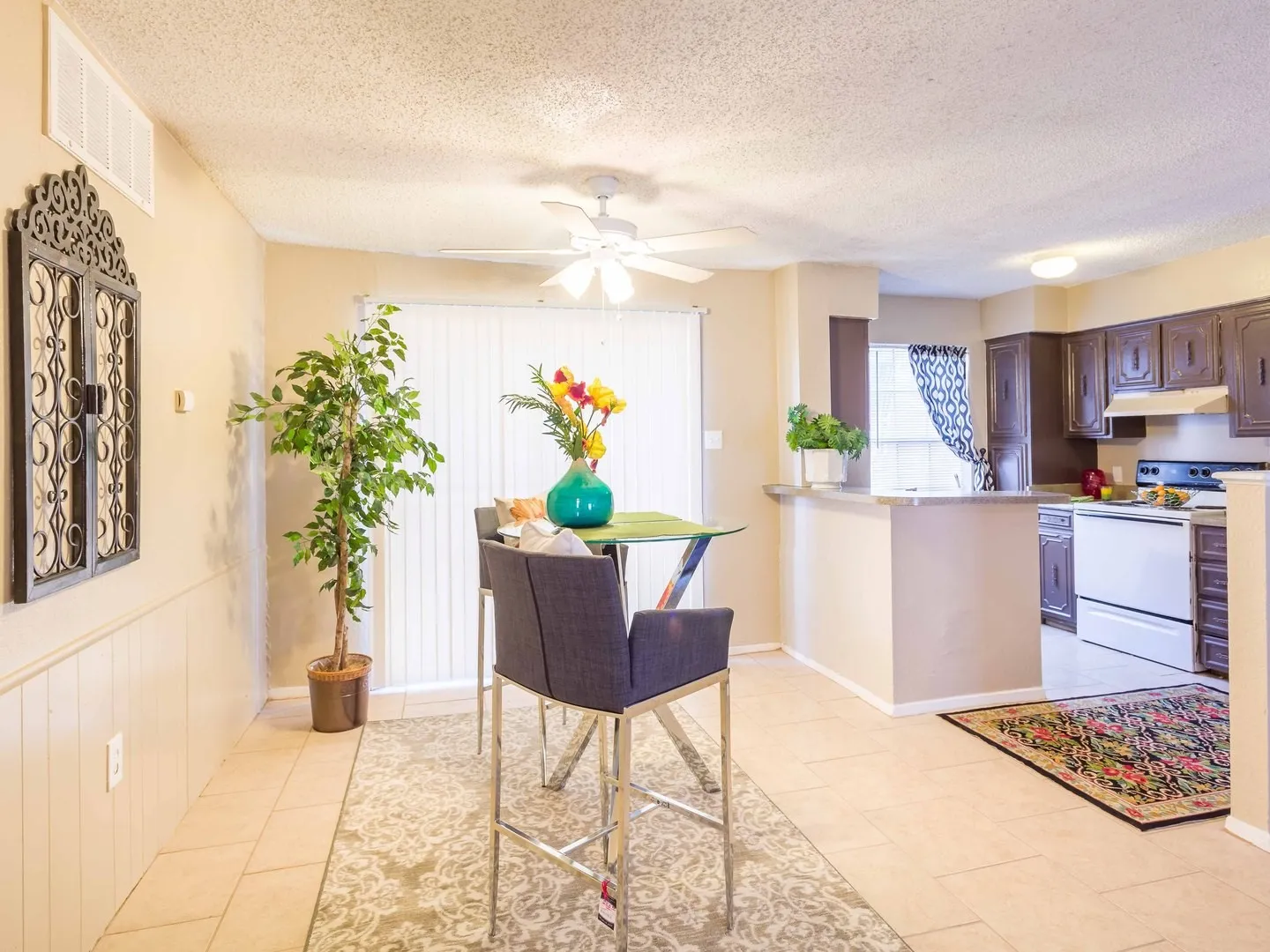 Apartment For Rent in Taylor County , 2400 Buffalo Gap Road 173, Abilene, Texas 79605, 3 Bedroom, 2 Bathroom, Garage spaces, 1,177 Sqft, built in 1973, mls#21399559, Real Estate Agent in Abilene, Homes For Rent in Taylor county, Homes For Rent in Abilene, Realtor in Abilene Texas, Real Estate Brokerage Independent Realty Texas, Luminita Cordes Realtor