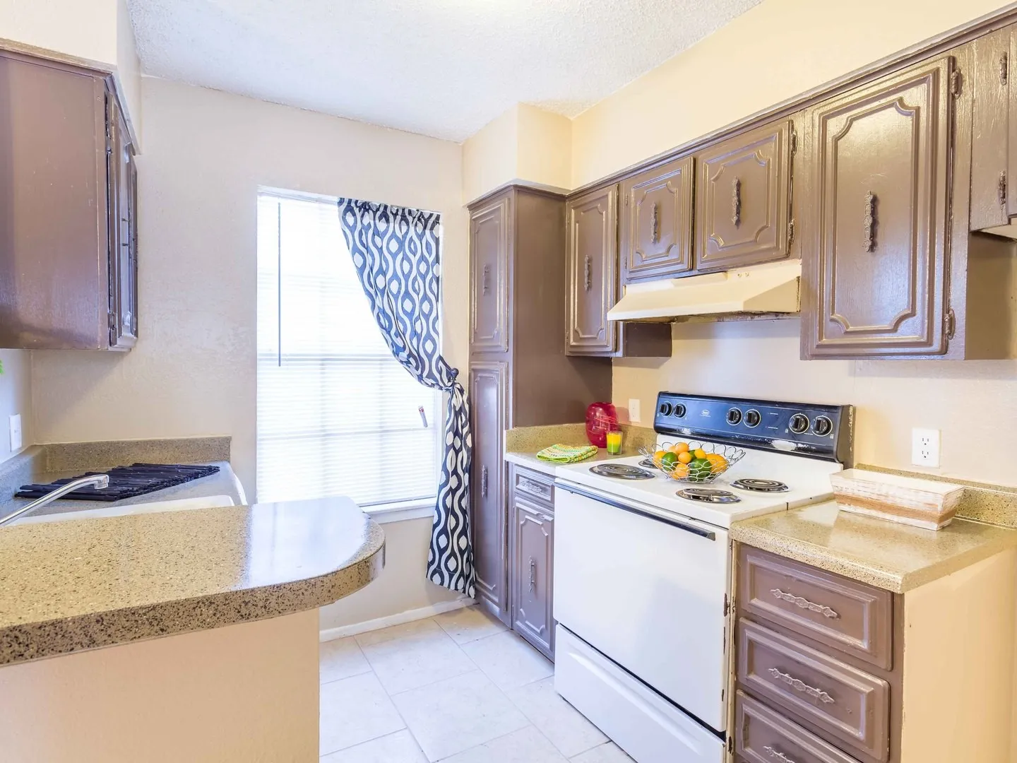 Apartment For Rent in Taylor County , 2400 Buffalo Gap Road 173, Abilene, Texas 79605, 3 Bedroom, 2 Bathroom, Garage spaces, 1,177 Sqft, built in 1973, mls#21399559, Real Estate Agent in Abilene, Homes For Rent in Taylor county, Homes For Rent in Abilene, Realtor in Abilene Texas, Real Estate Brokerage Independent Realty Texas, Luminita Cordes Realtor