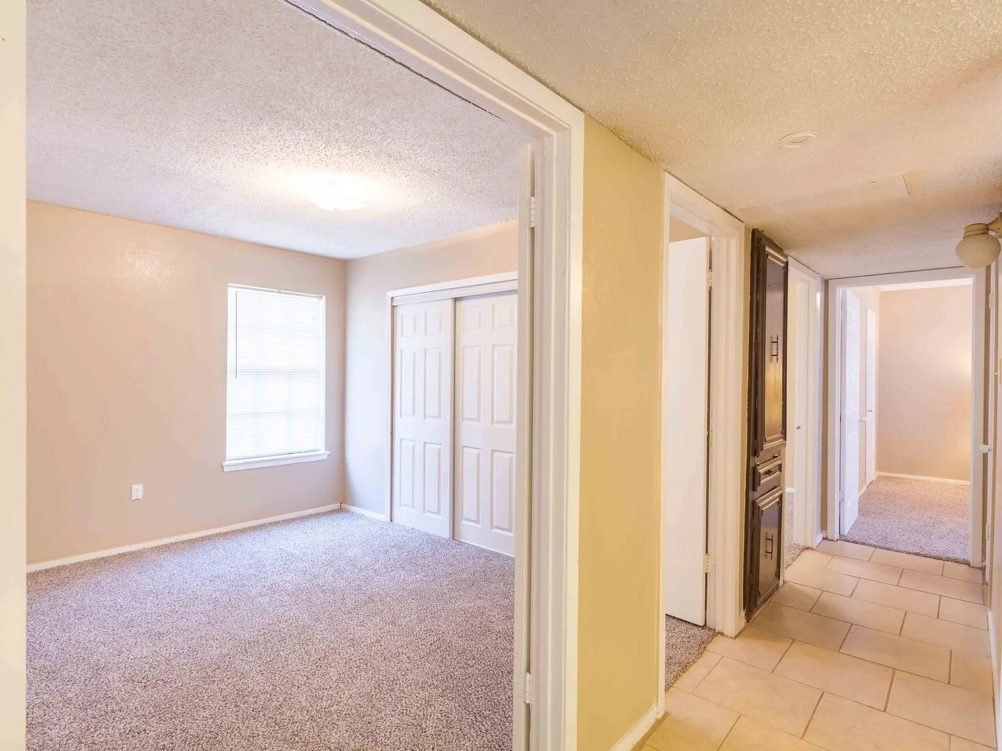 Apartment For Rent in Taylor County , 2400 Buffalo Gap Road 173, Abilene, Texas 79605, 3 Bedroom, 2 Bathroom, Garage spaces, 1,177 Sqft, built in 1973, mls#21399559, Real Estate Agent in Abilene, Homes For Rent in Taylor county, Homes For Rent in Abilene, Realtor in Abilene Texas, Real Estate Brokerage Independent Realty Texas, Luminita Cordes Realtor