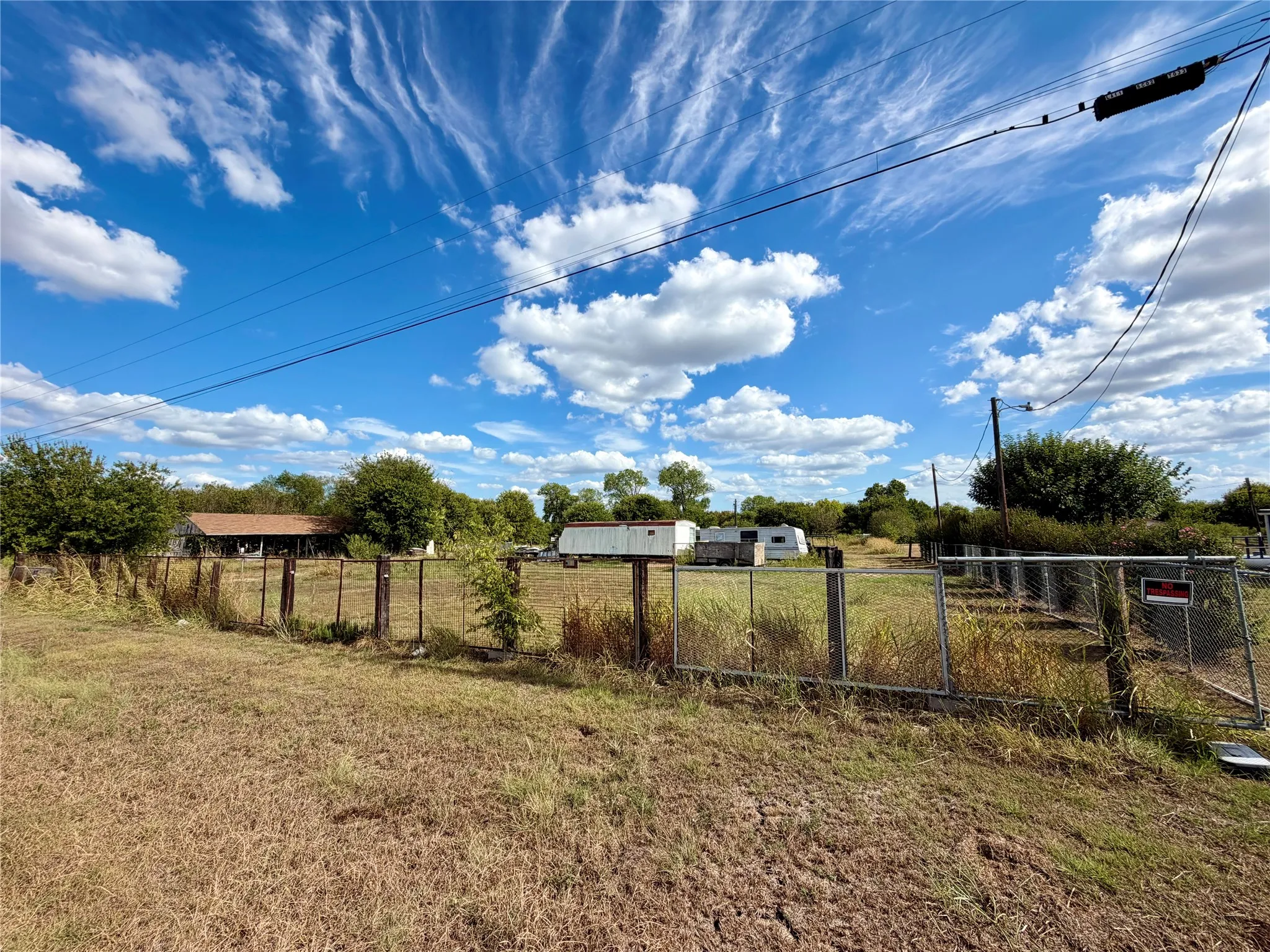Fully fenced