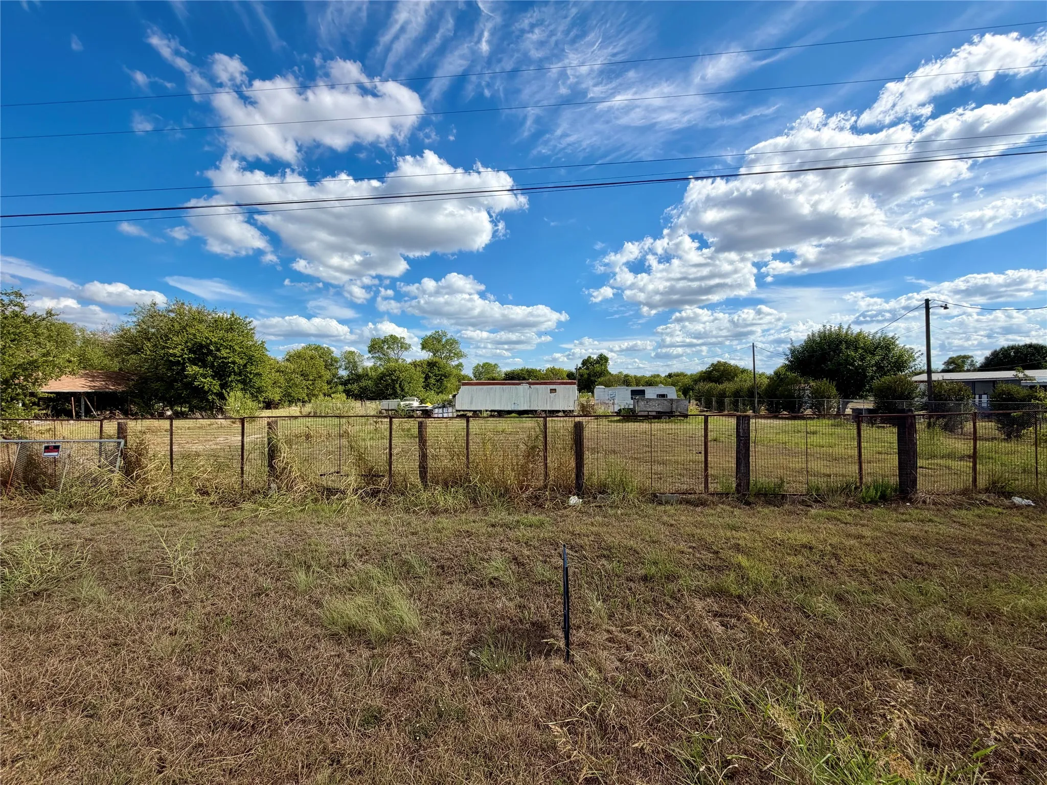 Fully fenced