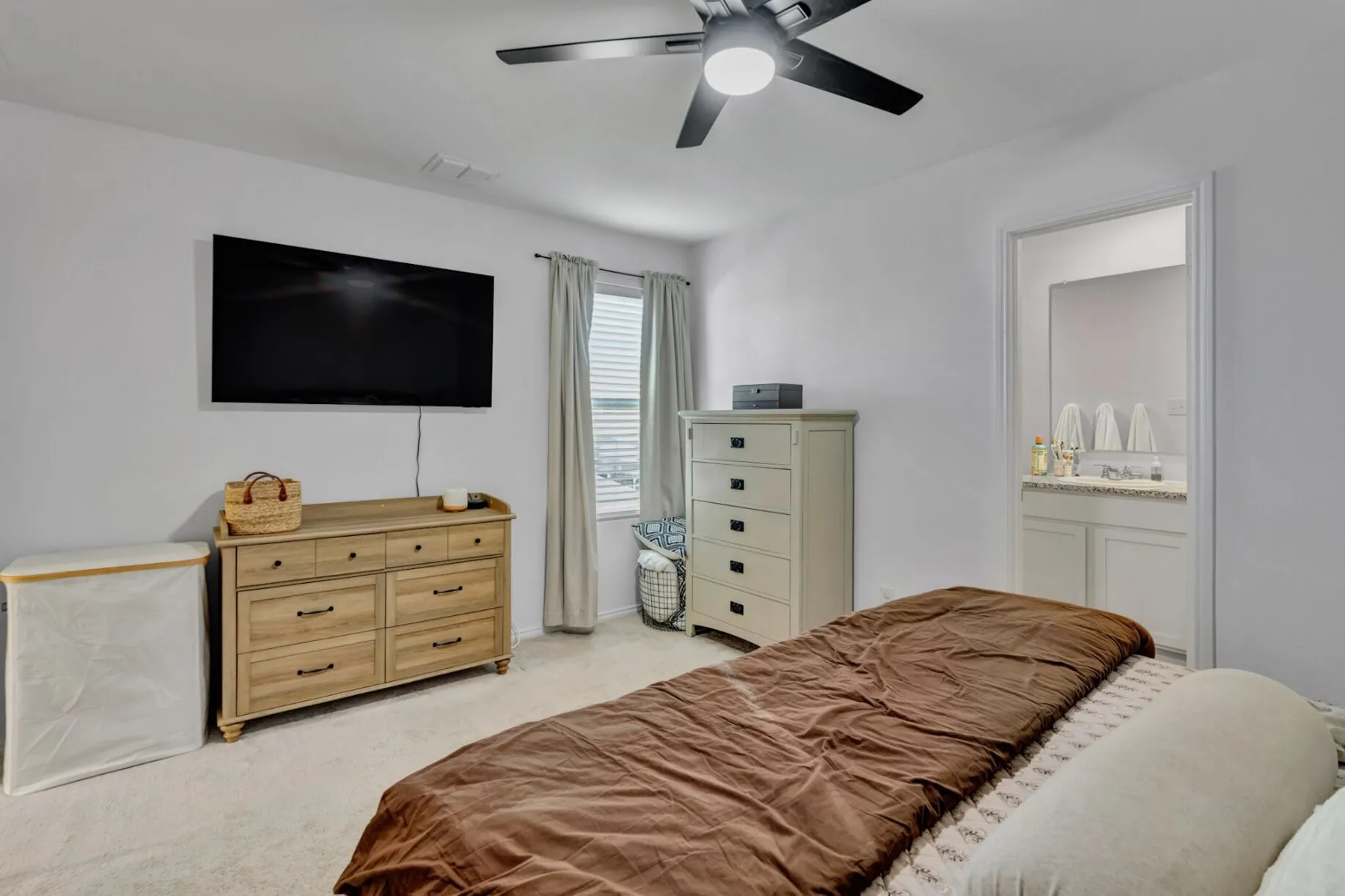 Single Family Residence For Sale in Tarrant County , 1417 Silver Spruce Lane, Fort Worth, Texas 76140, 3 Bedroom, 3 Bathroom, 2 Garage spaces, 1,460 Sqft, built in 2024, mls#21395261, Real Estate Agent in Fort Worth, Homes For Sale in Tarrant county, Homes For Sale in Fort Worth, Realtor in Fort Worth Texas, Real Estate Brokerage Independent Realty Texas, Luminita Cordes Realtor