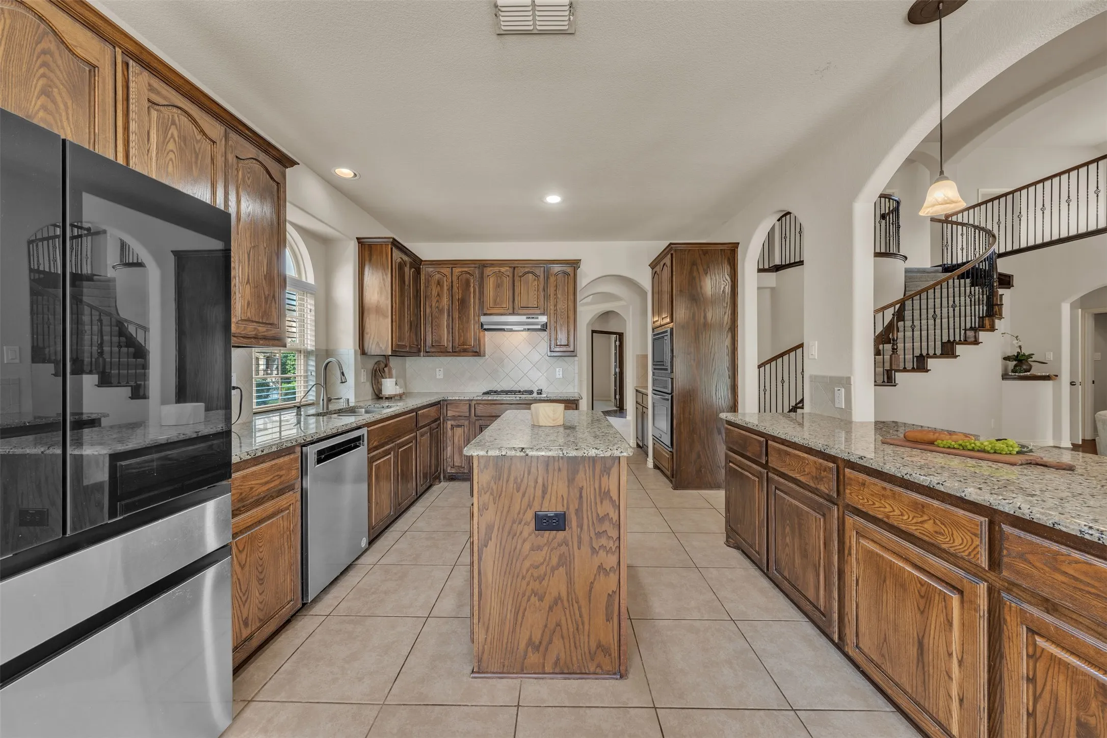 Single Family Residence For Sale in Tarrant County , 1201 Genesis Drive, Mansfield, Texas 76063, 5 Bedroom, 4 Bathroom, 3 Garage spaces, 3,572 Sqft, built in 2011, mls#21390820, Real Estate Agent in Mansfield, Homes For Sale in Tarrant county, Homes For Sale in Mansfield, Realtor in Mansfield Texas, Real Estate Brokerage Independent Realty Texas, Luminita Cordes Realtor