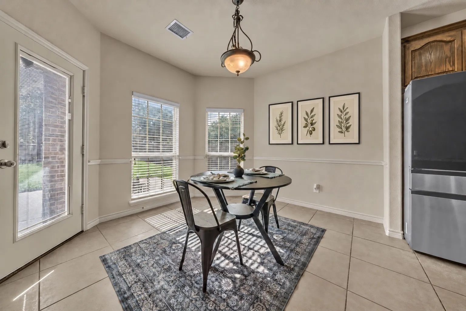 Single Family Residence For Sale in Tarrant County , 1201 Genesis Drive, Mansfield, Texas 76063, 5 Bedroom, 4 Bathroom, 3 Garage spaces, 3,572 Sqft, built in 2011, mls#21390820, Real Estate Agent in Mansfield, Homes For Sale in Tarrant county, Homes For Sale in Mansfield, Realtor in Mansfield Texas, Real Estate Brokerage Independent Realty Texas, Luminita Cordes Realtor