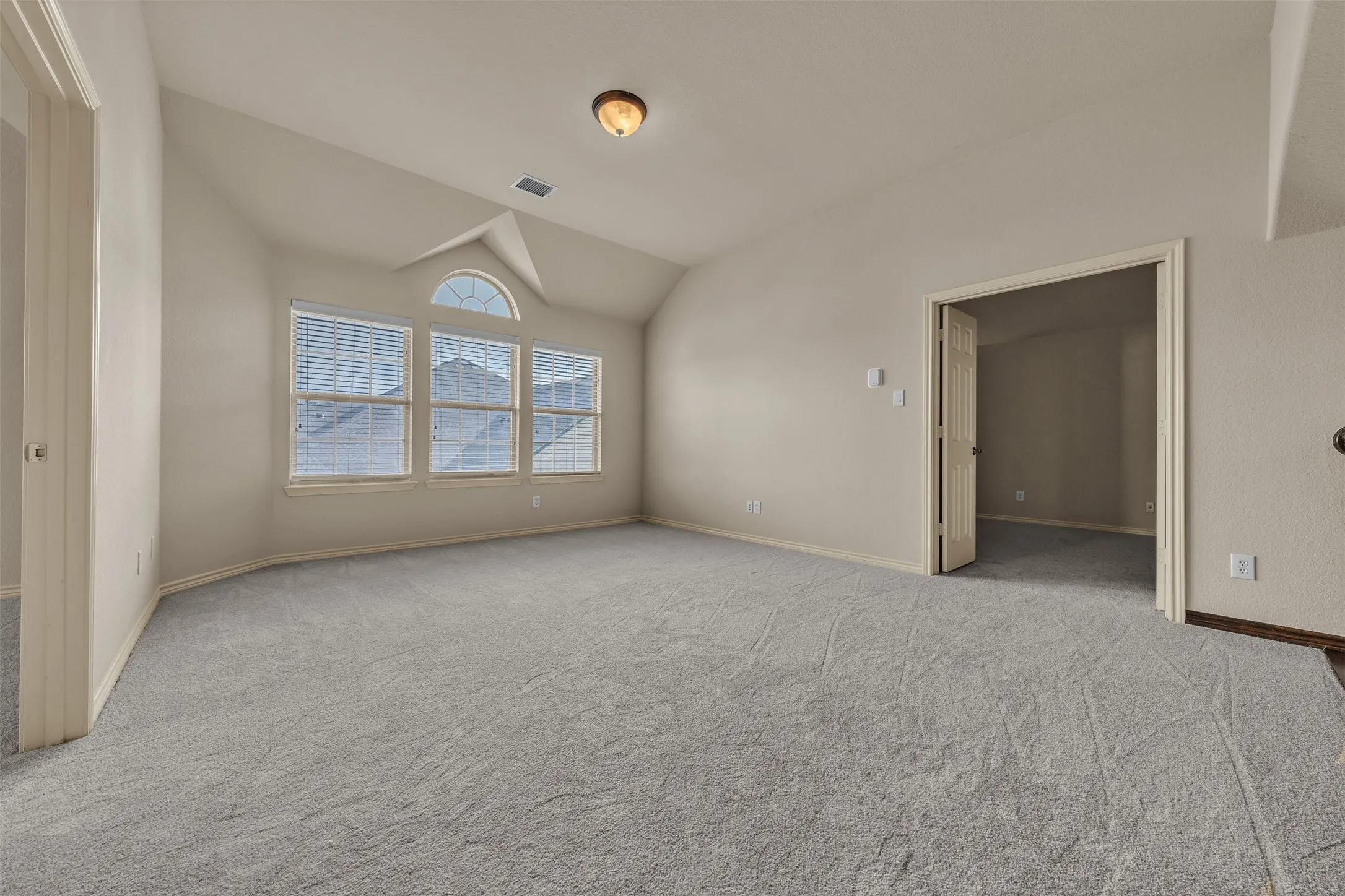 Single Family Residence For Sale in Tarrant County , 1201 Genesis Drive, Mansfield, Texas 76063, 5 Bedroom, 4 Bathroom, 3 Garage spaces, 3,572 Sqft, built in 2011, mls#21390820, Real Estate Agent in Mansfield, Homes For Sale in Tarrant county, Homes For Sale in Mansfield, Realtor in Mansfield Texas, Real Estate Brokerage Independent Realty Texas, Luminita Cordes Realtor