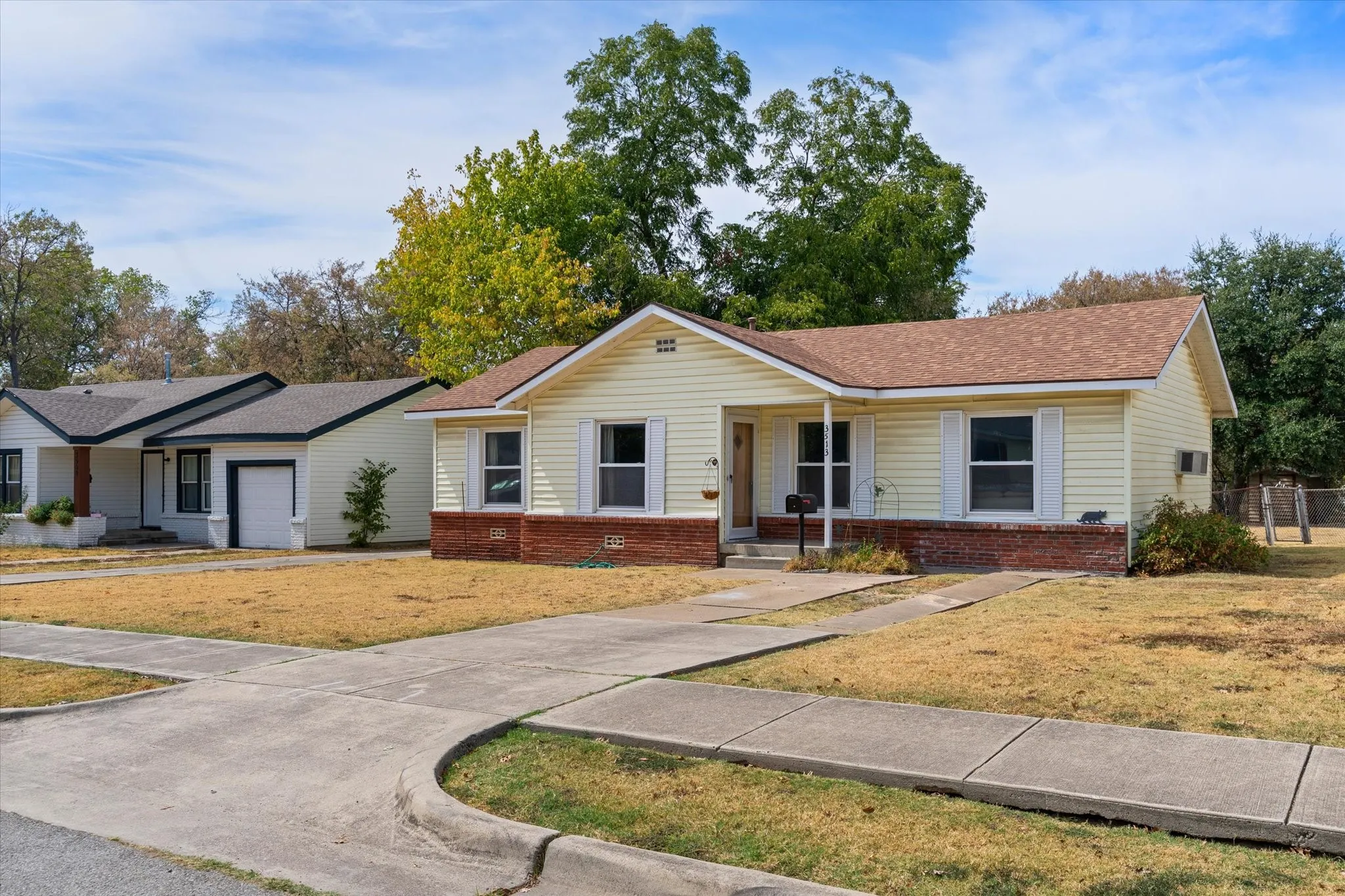 Single Family Residence For Sale in Tarrant County , 3513 Meadow Oaks Drive, Haltom City, Texas 76117, 3 Bedroom, 1 Bathroom, 2 Garage spaces, 1,268 Sqft, built in 1955, mls#21397520, Real Estate Agent in Haltom City, Homes For Sale in Tarrant county, Homes For Sale in Haltom City, Realtor in Haltom City Texas, Real Estate Brokerage Independent Realty Texas, Luminita Cordes Realtor