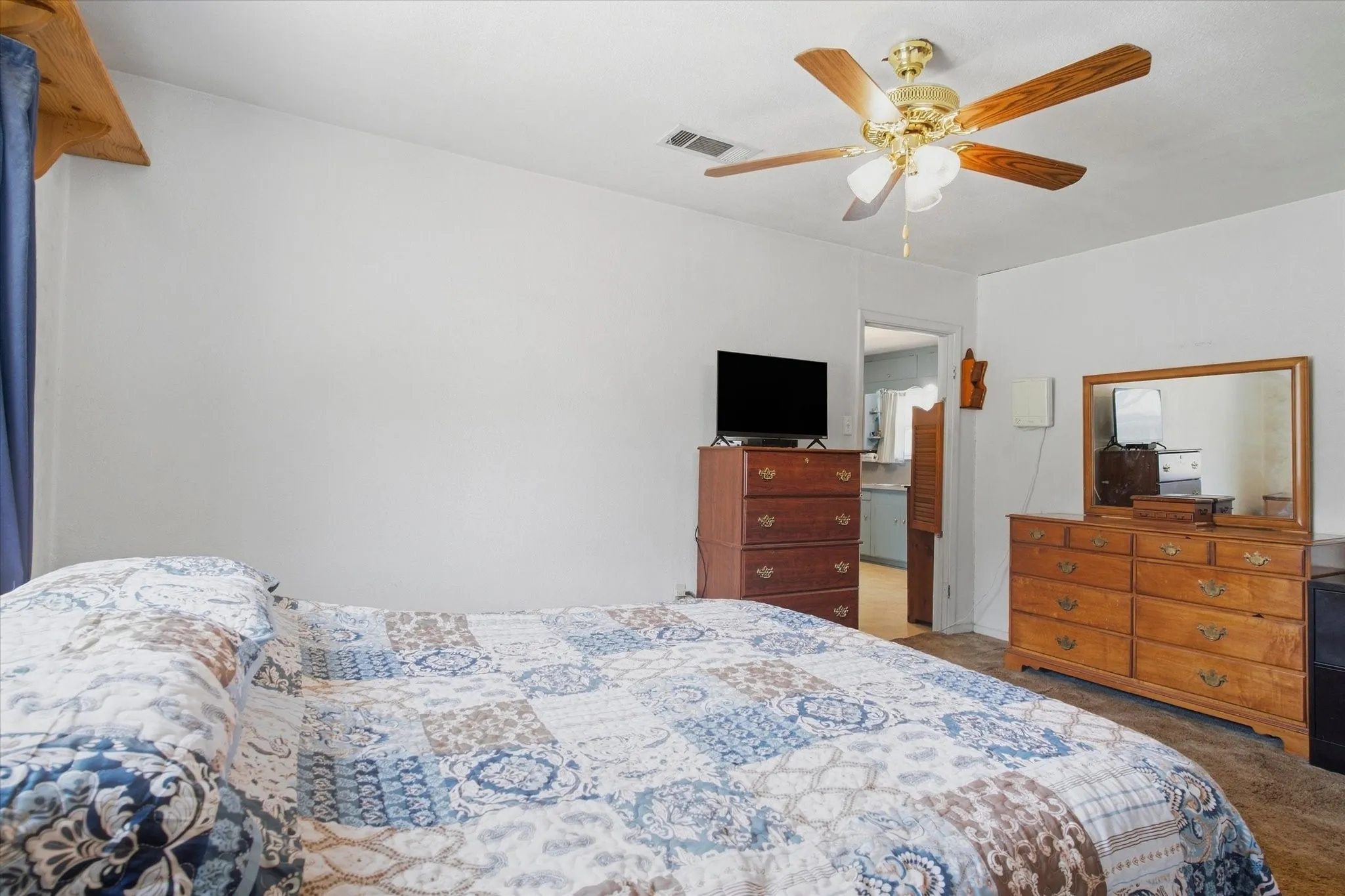 Single Family Residence For Sale in Tarrant County , 3513 Meadow Oaks Drive, Haltom City, Texas 76117, 3 Bedroom, 1 Bathroom, 2 Garage spaces, 1,268 Sqft, built in 1955, mls#21397520, Real Estate Agent in Haltom City, Homes For Sale in Tarrant county, Homes For Sale in Haltom City, Realtor in Haltom City Texas, Real Estate Brokerage Independent Realty Texas, Luminita Cordes Realtor
