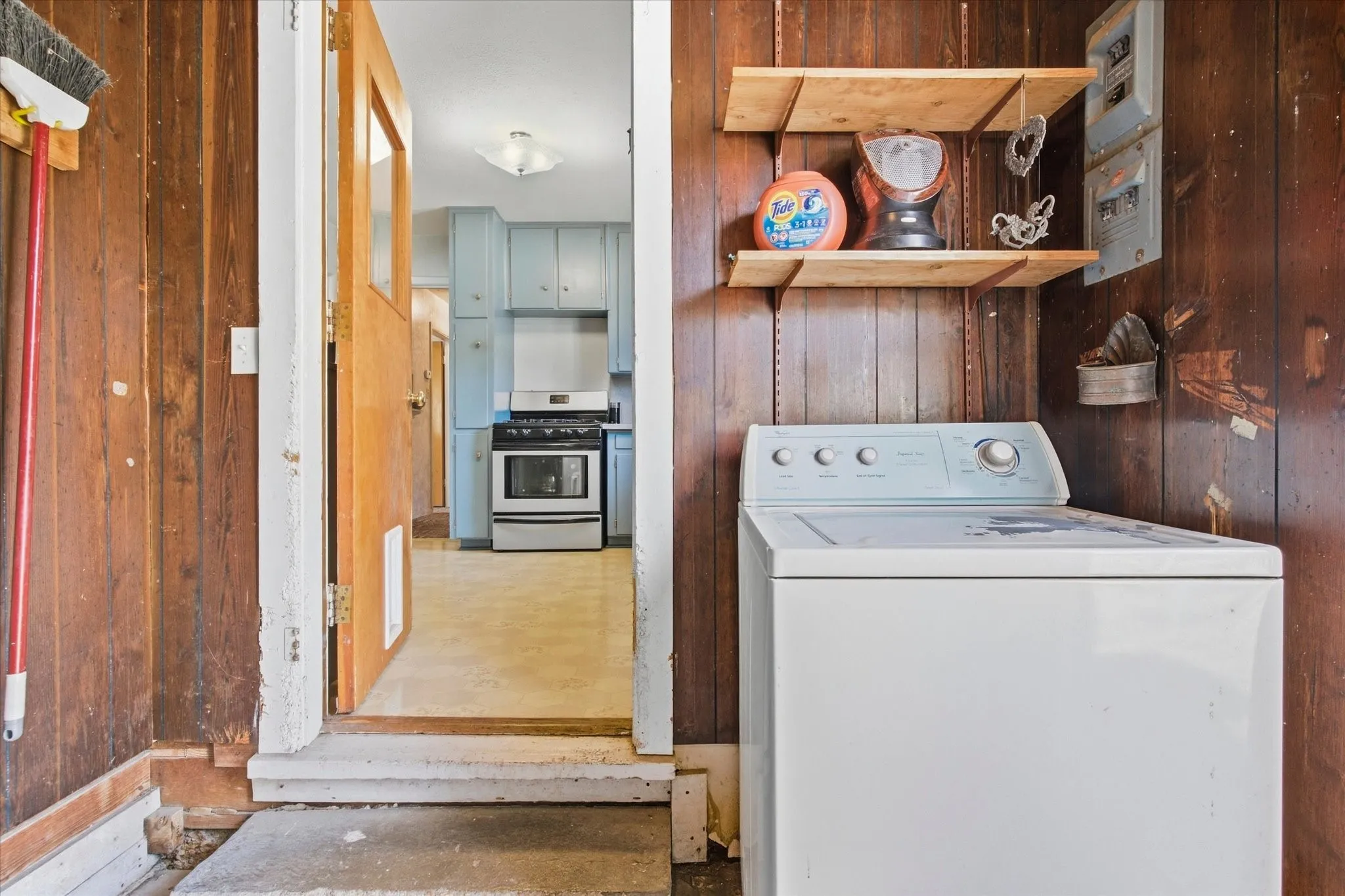 Single Family Residence For Sale in Tarrant County , 3513 Meadow Oaks Drive, Haltom City, Texas 76117, 3 Bedroom, 1 Bathroom, 2 Garage spaces, 1,268 Sqft, built in 1955, mls#21397520, Real Estate Agent in Haltom City, Homes For Sale in Tarrant county, Homes For Sale in Haltom City, Realtor in Haltom City Texas, Real Estate Brokerage Independent Realty Texas, Luminita Cordes Realtor