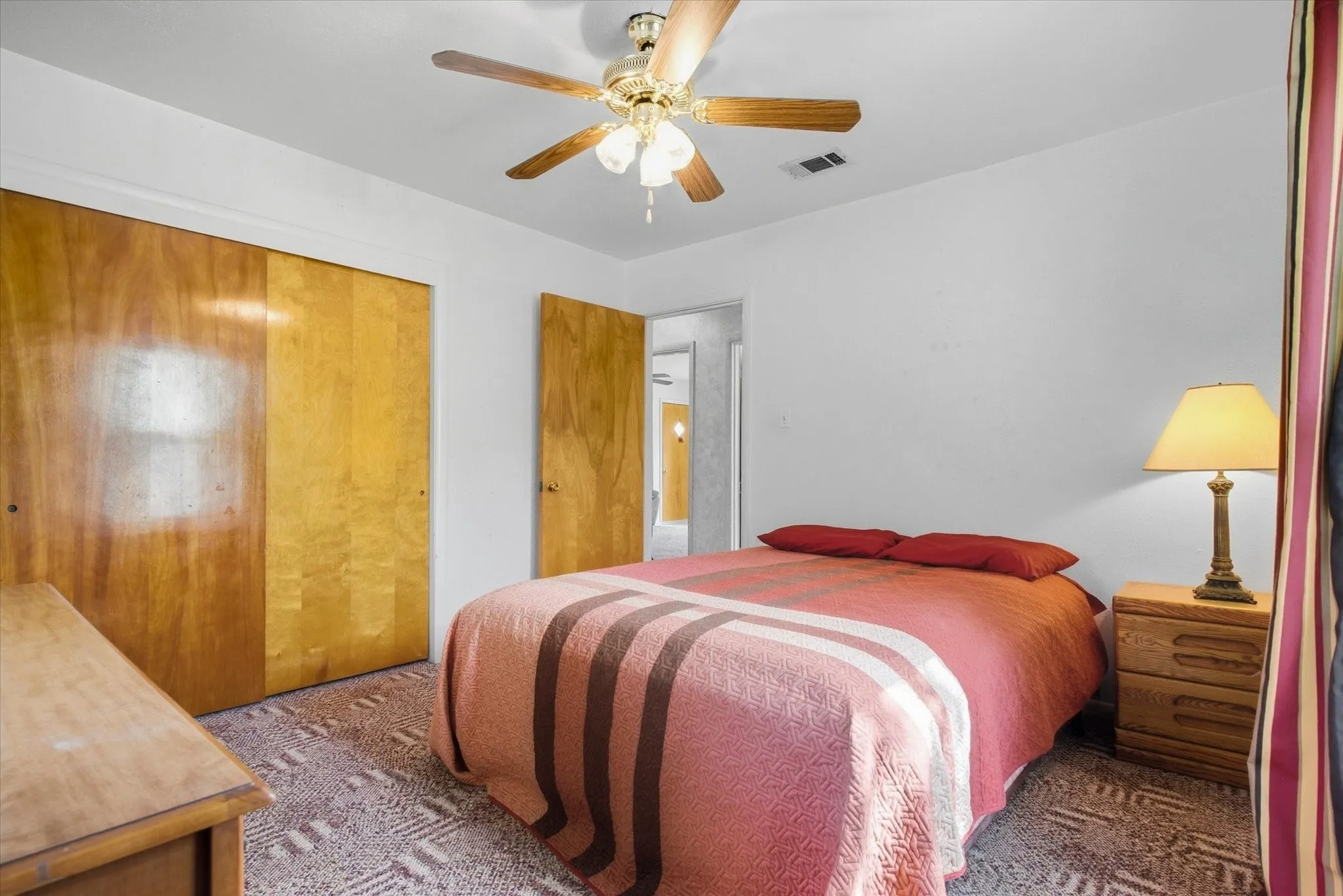 Single Family Residence For Sale in Tarrant County , 3513 Meadow Oaks Drive, Haltom City, Texas 76117, 3 Bedroom, 1 Bathroom, 2 Garage spaces, 1,268 Sqft, built in 1955, mls#21397520, Real Estate Agent in Haltom City, Homes For Sale in Tarrant county, Homes For Sale in Haltom City, Realtor in Haltom City Texas, Real Estate Brokerage Independent Realty Texas, Luminita Cordes Realtor