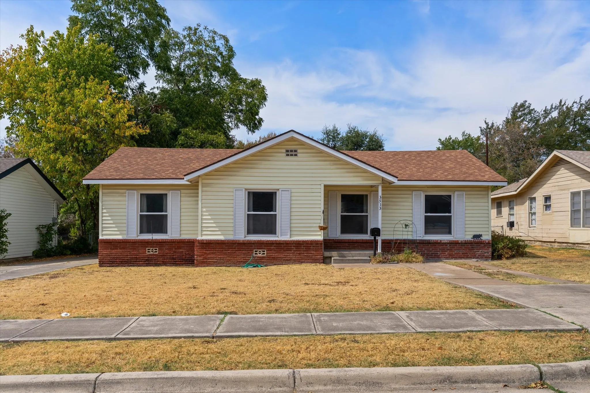 Single Family Residence For Sale in Tarrant County , 3513 Meadow Oaks Drive, Haltom City, Texas 76117, 3 Bedroom, 1 Bathroom, 2 Garage spaces, 1,268 Sqft, built in 1955, mls#21397520, Real Estate Agent in Haltom City, Homes For Sale in Tarrant county, Homes For Sale in Haltom City, Realtor in Haltom City Texas, Real Estate Brokerage Independent Realty Texas, Luminita Cordes Realtor