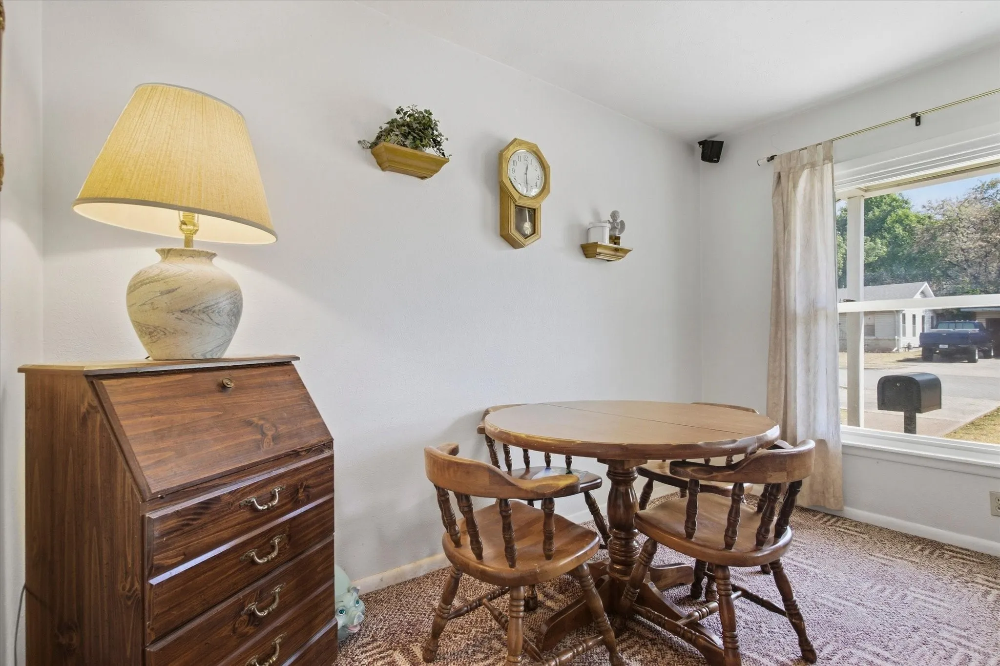 Single Family Residence For Sale in Tarrant County , 3513 Meadow Oaks Drive, Haltom City, Texas 76117, 3 Bedroom, 1 Bathroom, 2 Garage spaces, 1,268 Sqft, built in 1955, mls#21397520, Real Estate Agent in Haltom City, Homes For Sale in Tarrant county, Homes For Sale in Haltom City, Realtor in Haltom City Texas, Real Estate Brokerage Independent Realty Texas, Luminita Cordes Realtor