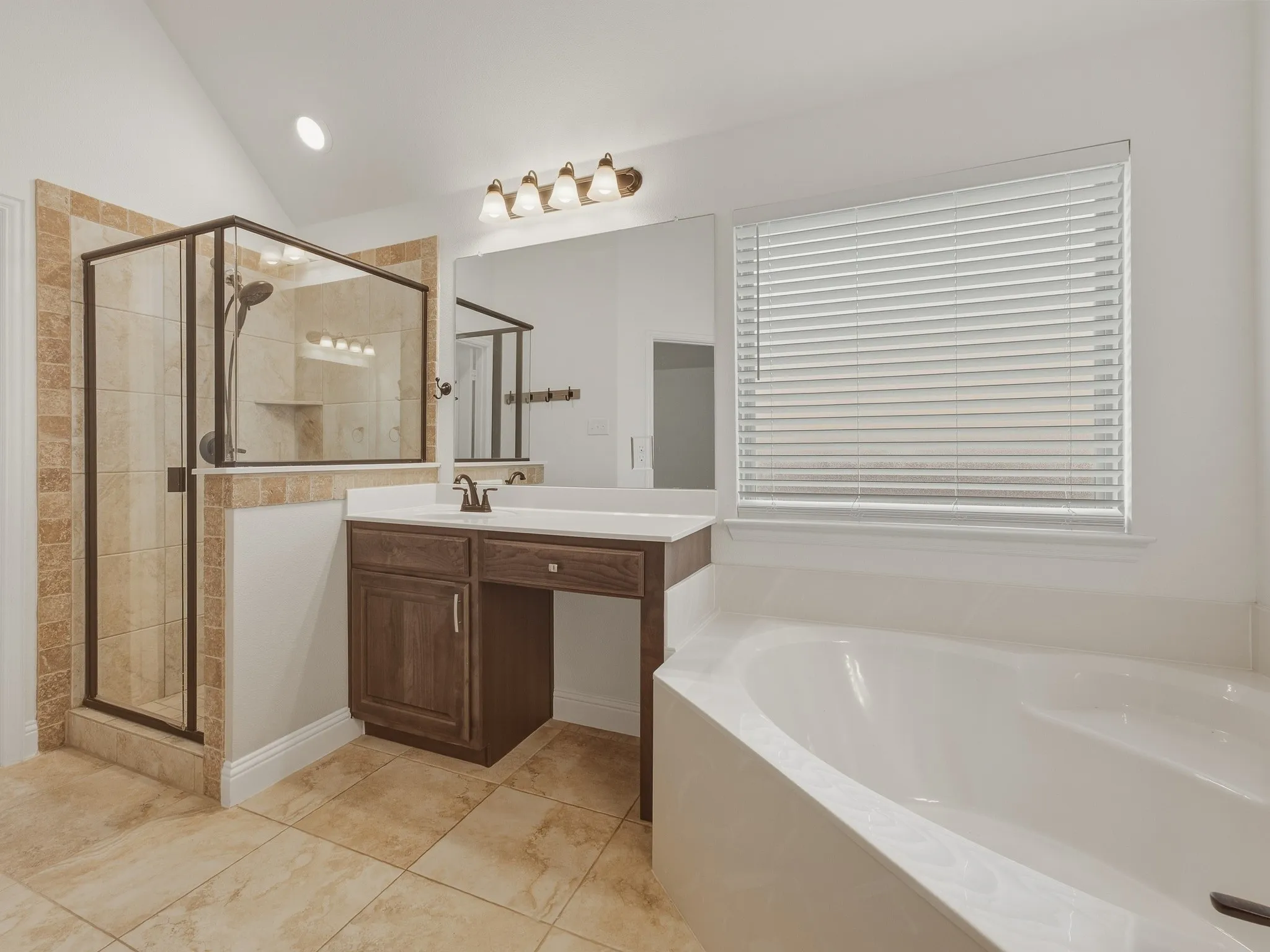 Single Family Residence For Sale in Parker County , 2712 Sonora Canyon Road, Weatherford, Texas 76087, 4 Bedroom, 3 Bathroom, 2 Garage spaces, 2,623 Sqft, built in 2019, mls#21393198, Real Estate Agent in Weatherford, Homes For Sale in Parker county, Homes For Sale in Weatherford, Realtor in Weatherford Texas, Real Estate Brokerage Independent Realty Texas, Luminita Cordes Realtor