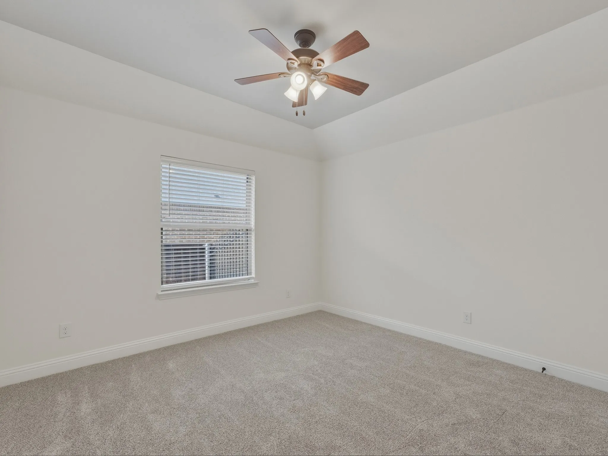 Single Family Residence For Sale in Parker County , 2712 Sonora Canyon Road, Weatherford, Texas 76087, 4 Bedroom, 3 Bathroom, 2 Garage spaces, 2,623 Sqft, built in 2019, mls#21393198, Real Estate Agent in Weatherford, Homes For Sale in Parker county, Homes For Sale in Weatherford, Realtor in Weatherford Texas, Real Estate Brokerage Independent Realty Texas, Luminita Cordes Realtor