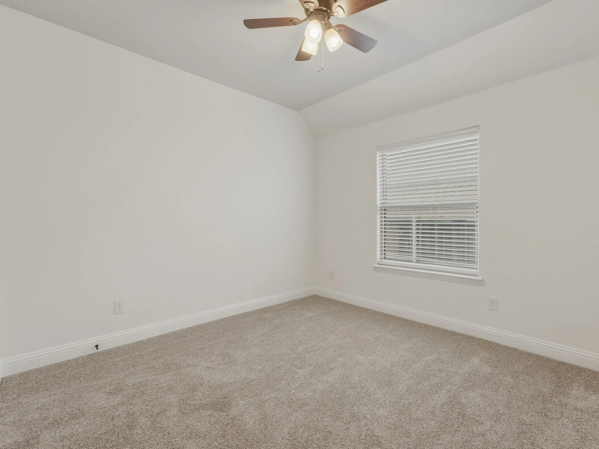 Single Family Residence For Sale in Parker County , 2712 Sonora Canyon Road, Weatherford, Texas 76087, 4 Bedroom, 3 Bathroom, 2 Garage spaces, 2,623 Sqft, built in 2019, mls#21393198, Real Estate Agent in Weatherford, Homes For Sale in Parker county, Homes For Sale in Weatherford, Realtor in Weatherford Texas, Real Estate Brokerage Independent Realty Texas, Luminita Cordes Realtor