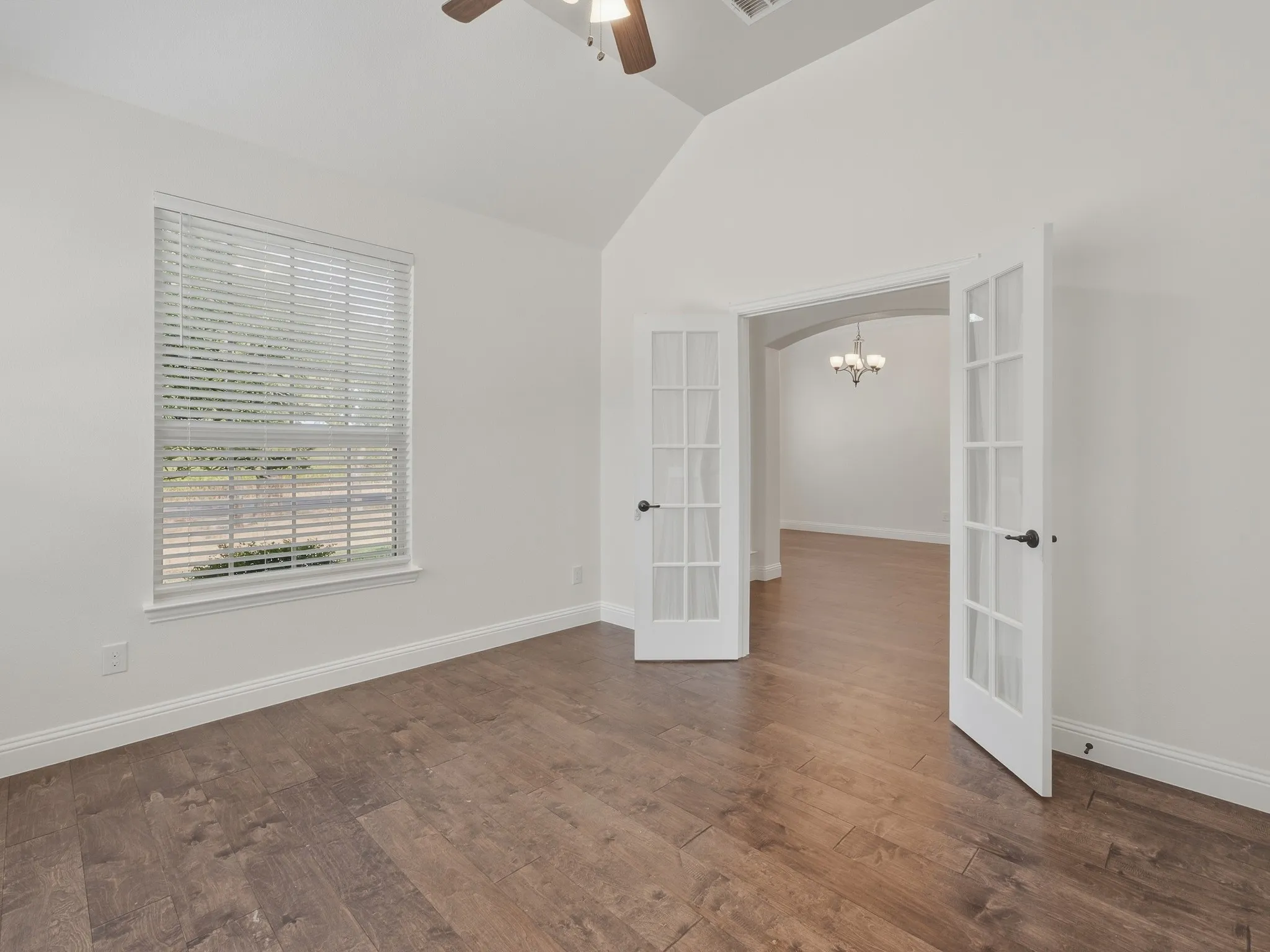 Single Family Residence For Sale in Parker County , 2712 Sonora Canyon Road, Weatherford, Texas 76087, 4 Bedroom, 3 Bathroom, 2 Garage spaces, 2,623 Sqft, built in 2019, mls#21393198, Real Estate Agent in Weatherford, Homes For Sale in Parker county, Homes For Sale in Weatherford, Realtor in Weatherford Texas, Real Estate Brokerage Independent Realty Texas, Luminita Cordes Realtor