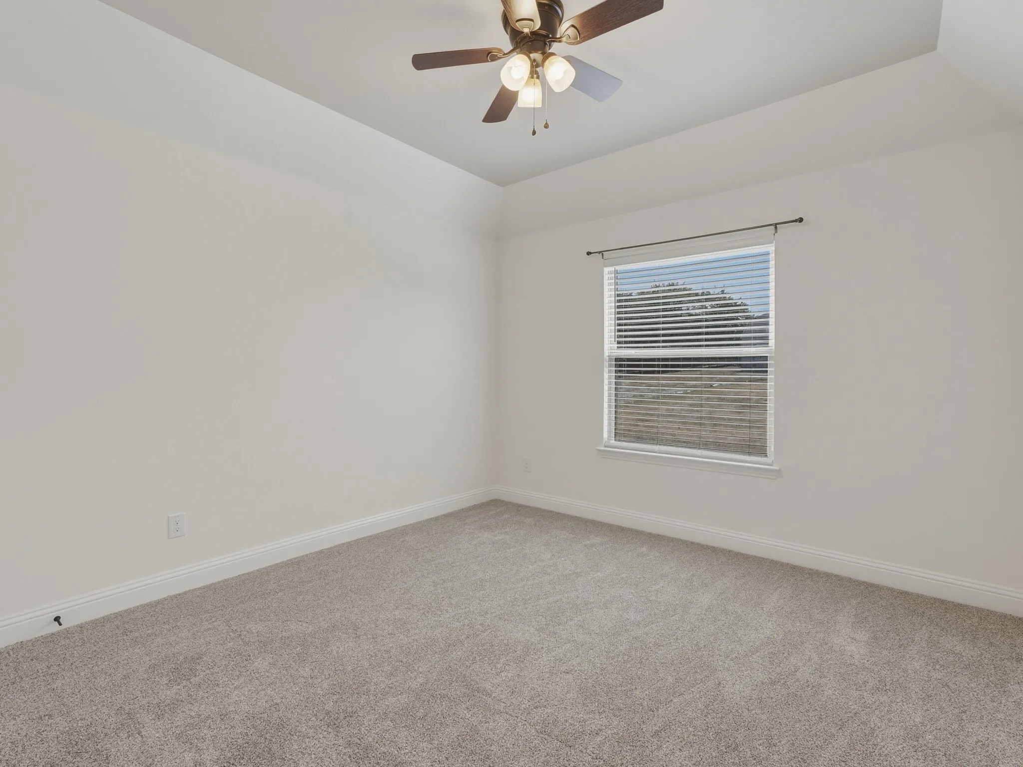 Single Family Residence For Sale in Parker County , 2712 Sonora Canyon Road, Weatherford, Texas 76087, 4 Bedroom, 3 Bathroom, 2 Garage spaces, 2,623 Sqft, built in 2019, mls#21393198, Real Estate Agent in Weatherford, Homes For Sale in Parker county, Homes For Sale in Weatherford, Realtor in Weatherford Texas, Real Estate Brokerage Independent Realty Texas, Luminita Cordes Realtor