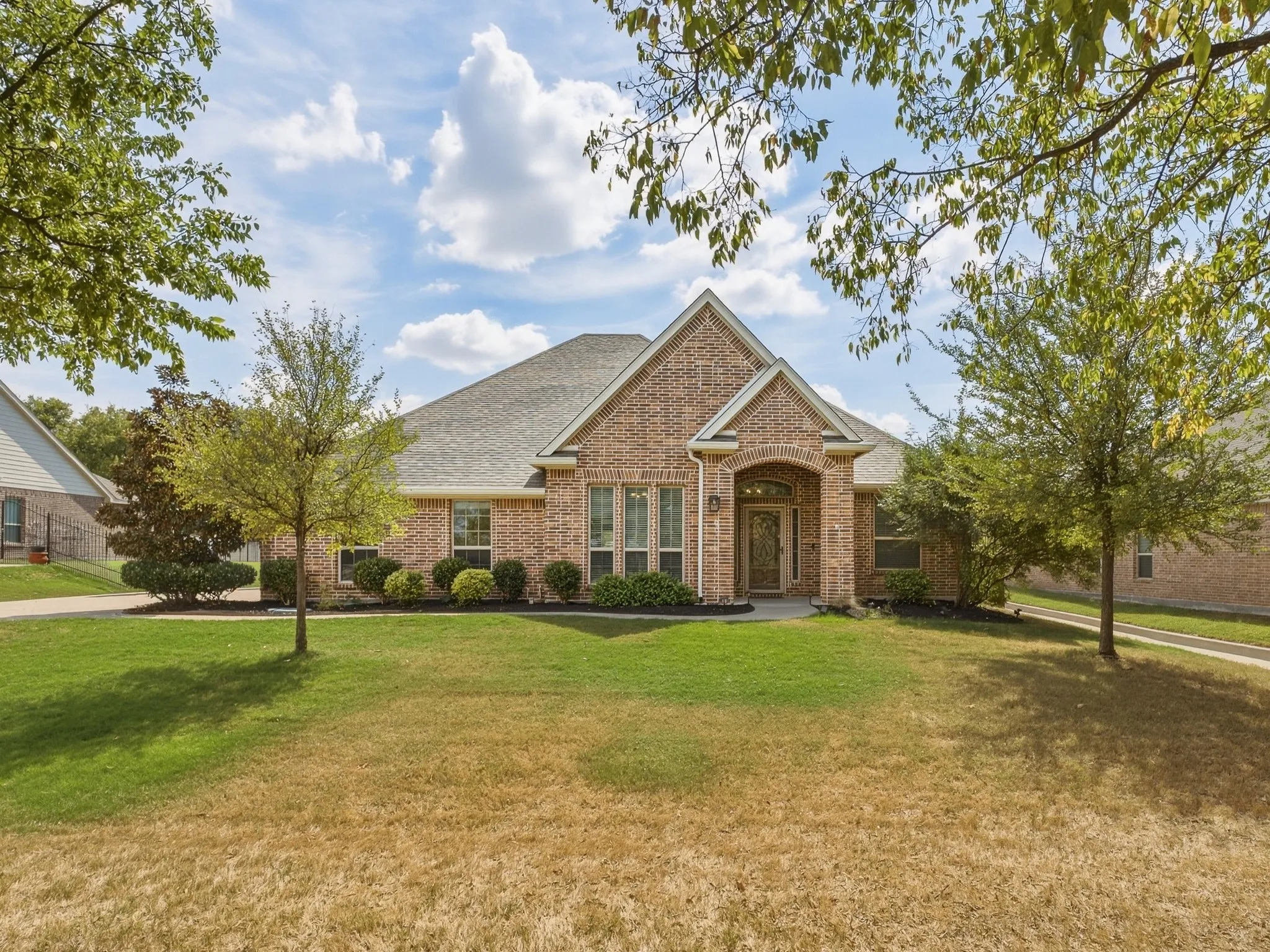 Single Family Residence For Sale in Parker County , 2712 Sonora Canyon Road, Weatherford, Texas 76087, 4 Bedroom, 3 Bathroom, 2 Garage spaces, 2,623 Sqft, built in 2019, mls#21393198, Real Estate Agent in Weatherford, Homes For Sale in Parker county, Homes For Sale in Weatherford, Realtor in Weatherford Texas, Real Estate Brokerage Independent Realty Texas, Luminita Cordes Realtor