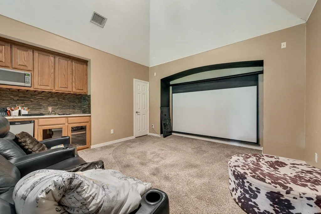Single Family Residence For Sale in Dallas County , 663 Links View Court, Grand Prairie, Texas 75052, 5 Bedroom, 4 Bathroom, 3 Garage spaces, 4,257 Sqft, built in 2005, mls#21399566, Real Estate Agent in Grand Prairie, Homes For Sale in Dallas county, Homes For Sale in Grand Prairie, Realtor in Grand Prairie Texas, Real Estate Brokerage Independent Realty Texas, Luminita Cordes Realtor