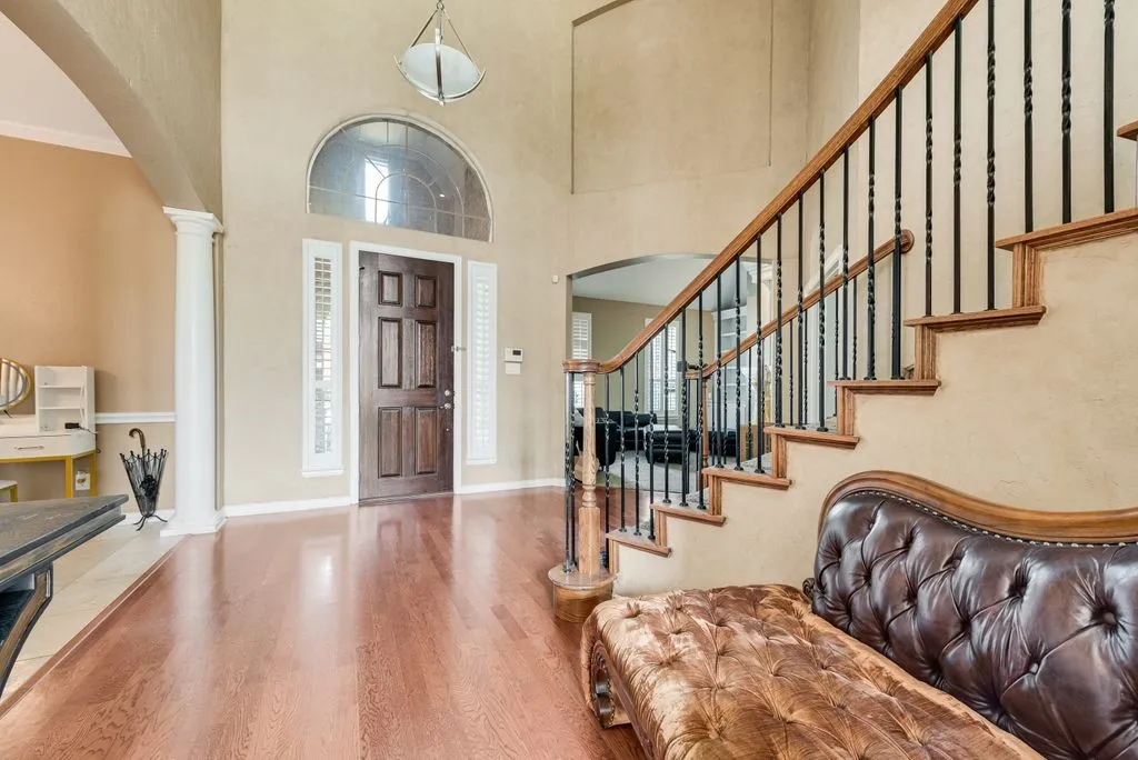 Single Family Residence For Sale in Dallas County , 663 Links View Court, Grand Prairie, Texas 75052, 5 Bedroom, 4 Bathroom, 3 Garage spaces, 4,257 Sqft, built in 2005, mls#21399566, Real Estate Agent in Grand Prairie, Homes For Sale in Dallas county, Homes For Sale in Grand Prairie, Realtor in Grand Prairie Texas, Real Estate Brokerage Independent Realty Texas, Luminita Cordes Realtor
