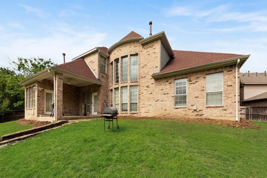 Single Family Residence For Sale in Dallas County , 663 Links View Court, Grand Prairie, Texas 75052, 5 Bedroom, 4 Bathroom, 3 Garage spaces, 4,257 Sqft, built in 2005, mls#21399566, Real Estate Agent in Grand Prairie, Homes For Sale in Dallas county, Homes For Sale in Grand Prairie, Realtor in Grand Prairie Texas, Real Estate Brokerage Independent Realty Texas, Luminita Cordes Realtor