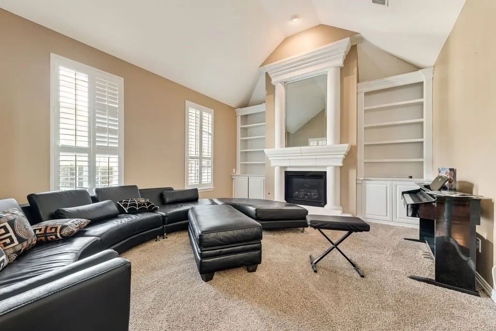 Single Family Residence For Sale in Dallas County , 663 Links View Court, Grand Prairie, Texas 75052, 5 Bedroom, 4 Bathroom, 3 Garage spaces, 4,257 Sqft, built in 2005, mls#21399566, Real Estate Agent in Grand Prairie, Homes For Sale in Dallas county, Homes For Sale in Grand Prairie, Realtor in Grand Prairie Texas, Real Estate Brokerage Independent Realty Texas, Luminita Cordes Realtor