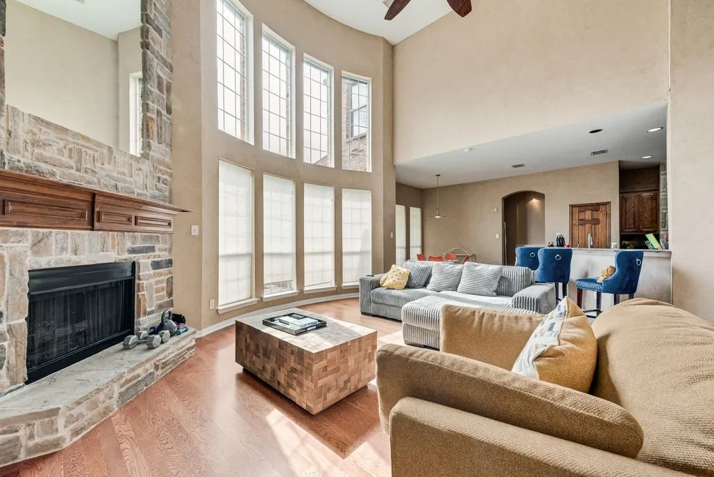 Single Family Residence For Sale in Dallas County , 663 Links View Court, Grand Prairie, Texas 75052, 5 Bedroom, 4 Bathroom, 3 Garage spaces, 4,257 Sqft, built in 2005, mls#21399566, Real Estate Agent in Grand Prairie, Homes For Sale in Dallas county, Homes For Sale in Grand Prairie, Realtor in Grand Prairie Texas, Real Estate Brokerage Independent Realty Texas, Luminita Cordes Realtor