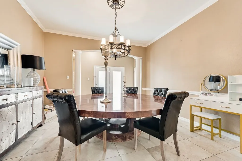 Single Family Residence For Sale in Dallas County , 663 Links View Court, Grand Prairie, Texas 75052, 5 Bedroom, 4 Bathroom, 3 Garage spaces, 4,257 Sqft, built in 2005, mls#21399566, Real Estate Agent in Grand Prairie, Homes For Sale in Dallas county, Homes For Sale in Grand Prairie, Realtor in Grand Prairie Texas, Real Estate Brokerage Independent Realty Texas, Luminita Cordes Realtor