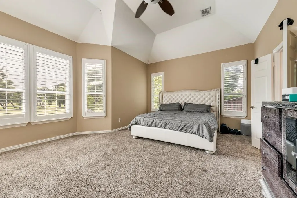 Single Family Residence For Sale in Dallas County , 663 Links View Court, Grand Prairie, Texas 75052, 5 Bedroom, 4 Bathroom, 3 Garage spaces, 4,257 Sqft, built in 2005, mls#21399566, Real Estate Agent in Grand Prairie, Homes For Sale in Dallas county, Homes For Sale in Grand Prairie, Realtor in Grand Prairie Texas, Real Estate Brokerage Independent Realty Texas, Luminita Cordes Realtor