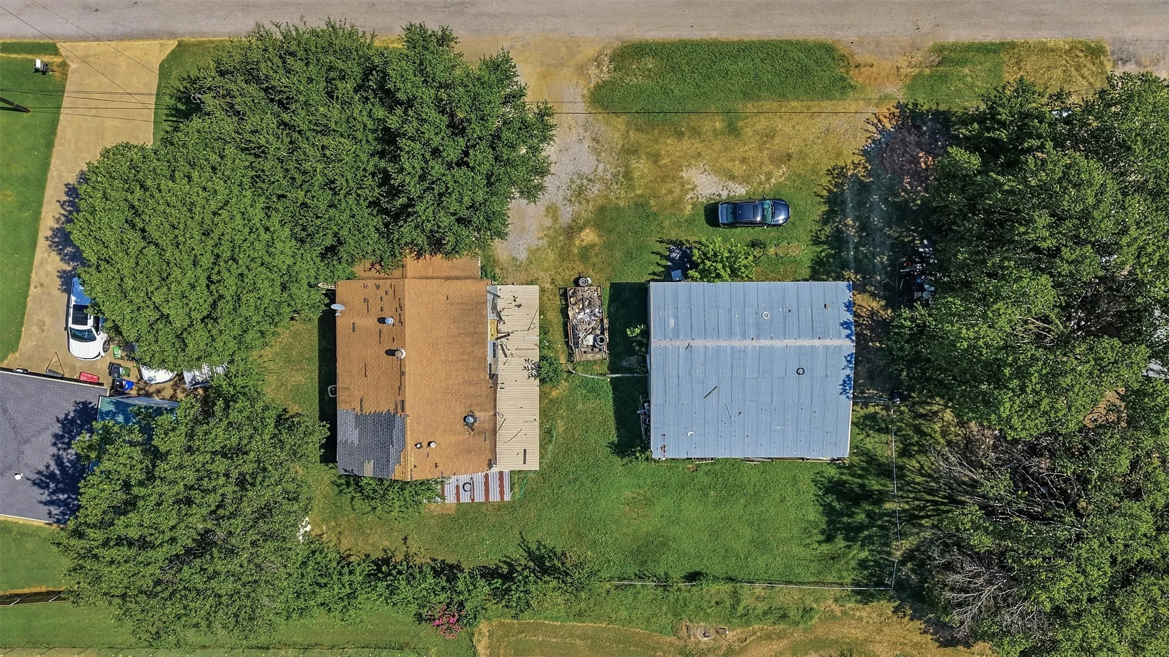 Single Family Residence For Sale in Grayson County , 538 W Hughes Street, Collinsville, Texas 76233, 2 Bedroom, 1 Bathroom, Garage spaces, 1,260 Sqft, built in 1923, mls#21399064, Real Estate Agent in Collinsville, Homes For Sale in Grayson county, Homes For Sale in Collinsville, Realtor in Collinsville Texas, Real Estate Brokerage Independent Realty Texas, Luminita Cordes Realtor