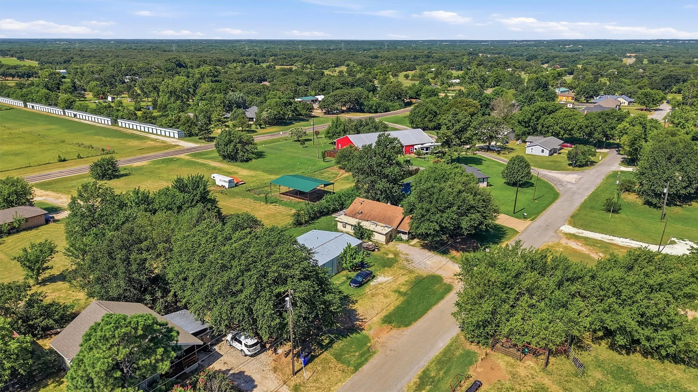 Single Family Residence For Sale in Grayson County , 538 W Hughes Street, Collinsville, Texas 76233, 2 Bedroom, 1 Bathroom, Garage spaces, 1,260 Sqft, built in 1923, mls#21399064, Real Estate Agent in Collinsville, Homes For Sale in Grayson county, Homes For Sale in Collinsville, Realtor in Collinsville Texas, Real Estate Brokerage Independent Realty Texas, Luminita Cordes Realtor