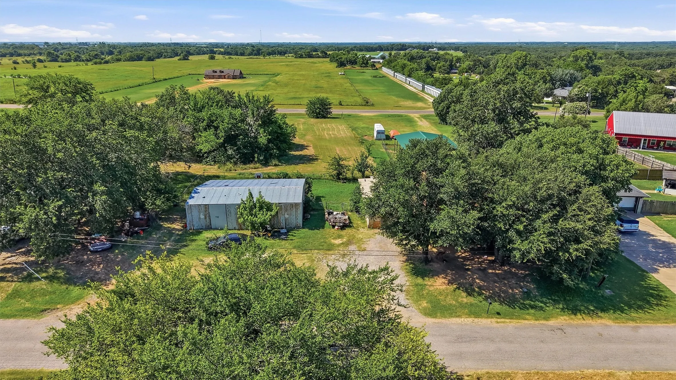 Single Family Residence For Sale in Grayson County , 538 W Hughes Street, Collinsville, Texas 76233, 2 Bedroom, 1 Bathroom, Garage spaces, 1,260 Sqft, built in 1923, mls#21399064, Real Estate Agent in Collinsville, Homes For Sale in Grayson county, Homes For Sale in Collinsville, Realtor in Collinsville Texas, Real Estate Brokerage Independent Realty Texas, Luminita Cordes Realtor
