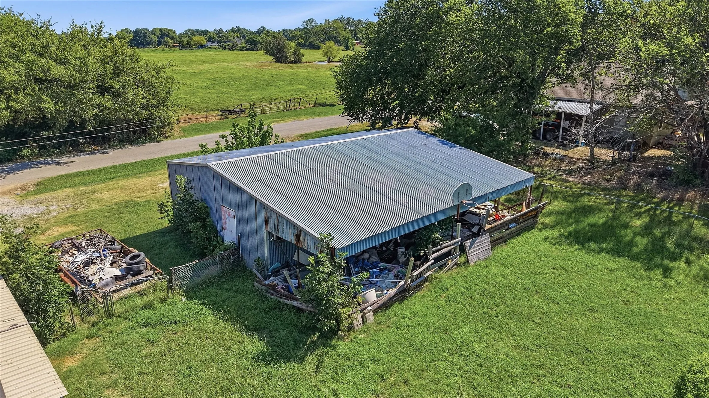 Single Family Residence For Sale in Grayson County , 538 W Hughes Street, Collinsville, Texas 76233, 2 Bedroom, 1 Bathroom, Garage spaces, 1,260 Sqft, built in 1923, mls#21399064, Real Estate Agent in Collinsville, Homes For Sale in Grayson county, Homes For Sale in Collinsville, Realtor in Collinsville Texas, Real Estate Brokerage Independent Realty Texas, Luminita Cordes Realtor