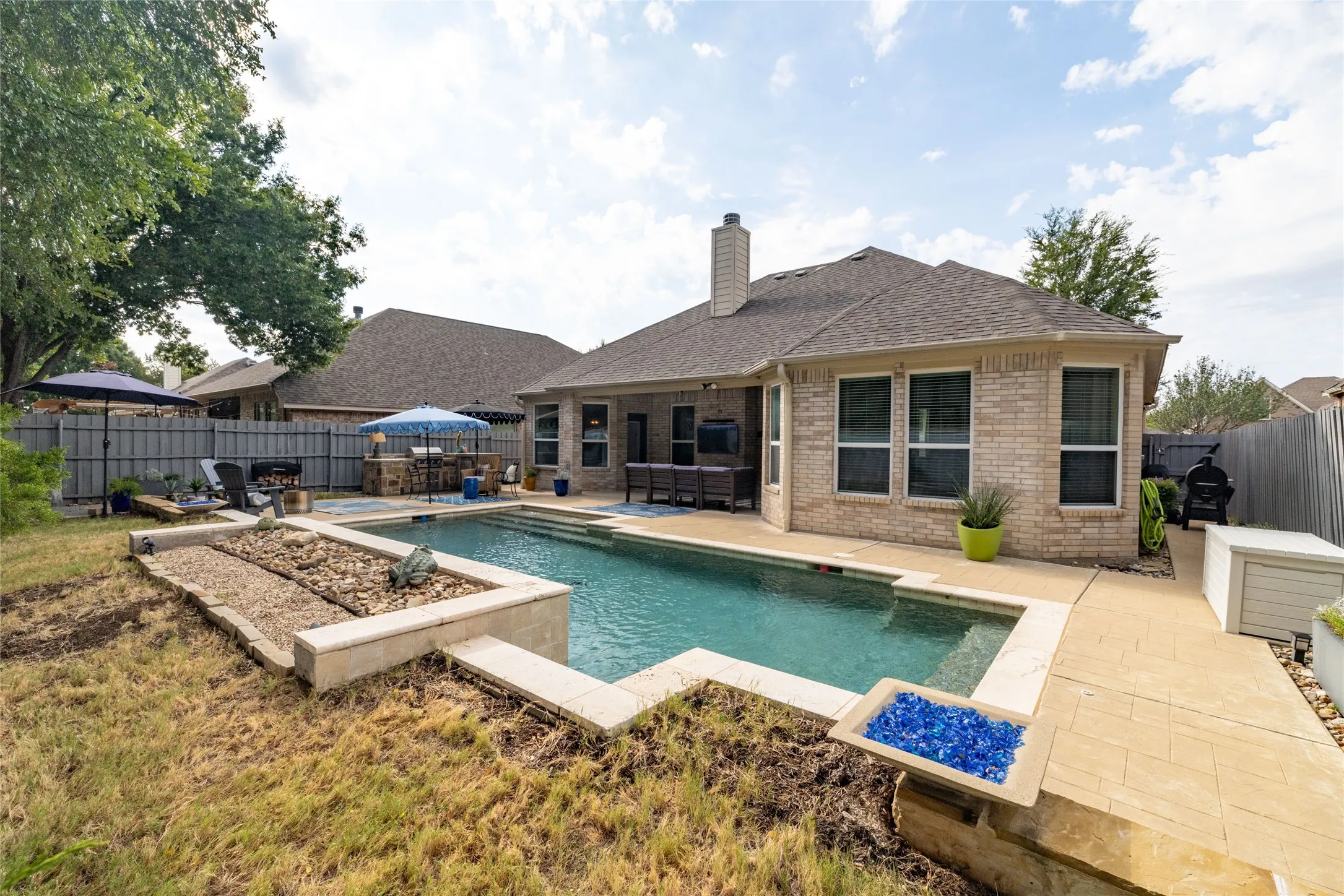 Single Family Residence For Sale in Tarrant County , 8308 Teja Trail, Benbrook, Texas 76126, 3 Bedroom, 2 Bathroom, 2 Garage spaces, 1,741 Sqft, built in 2006, mls#21397859, Real Estate Agent in Benbrook, Homes For Sale in Tarrant county, Homes For Sale in Benbrook, Realtor in Benbrook Texas, Real Estate Brokerage Independent Realty Texas, Luminita Cordes Realtor