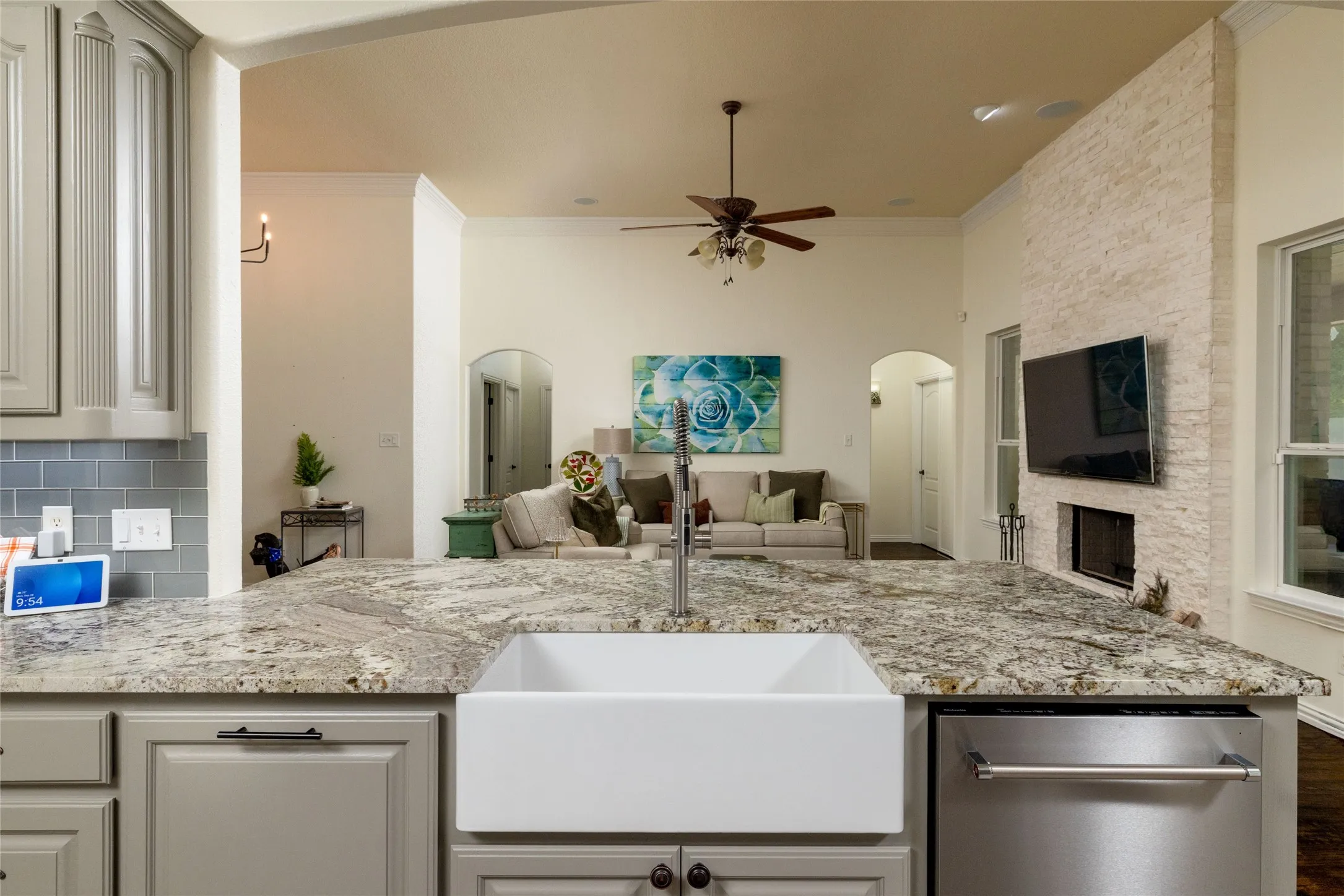 Single Family Residence For Sale in Tarrant County , 8308 Teja Trail, Benbrook, Texas 76126, 3 Bedroom, 2 Bathroom, 2 Garage spaces, 1,741 Sqft, built in 2006, mls#21397859, Real Estate Agent in Benbrook, Homes For Sale in Tarrant county, Homes For Sale in Benbrook, Realtor in Benbrook Texas, Real Estate Brokerage Independent Realty Texas, Luminita Cordes Realtor
