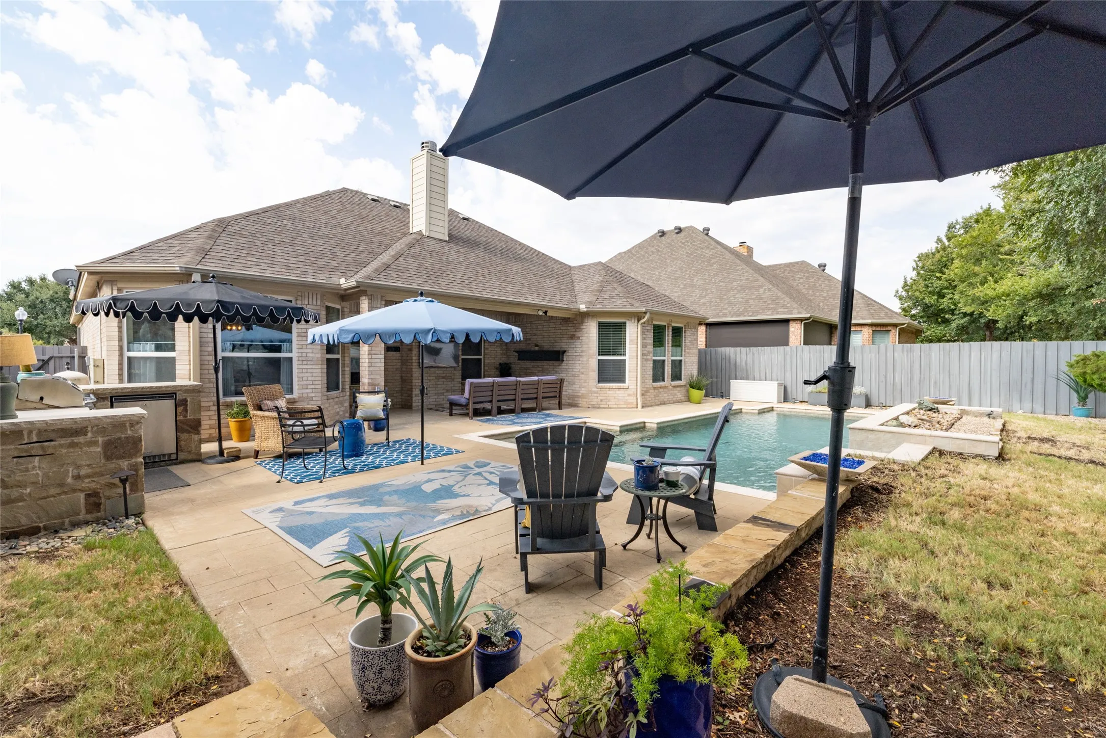 Single Family Residence For Sale in Tarrant County , 8308 Teja Trail, Benbrook, Texas 76126, 3 Bedroom, 2 Bathroom, 2 Garage spaces, 1,741 Sqft, built in 2006, mls#21397859, Real Estate Agent in Benbrook, Homes For Sale in Tarrant county, Homes For Sale in Benbrook, Realtor in Benbrook Texas, Real Estate Brokerage Independent Realty Texas, Luminita Cordes Realtor