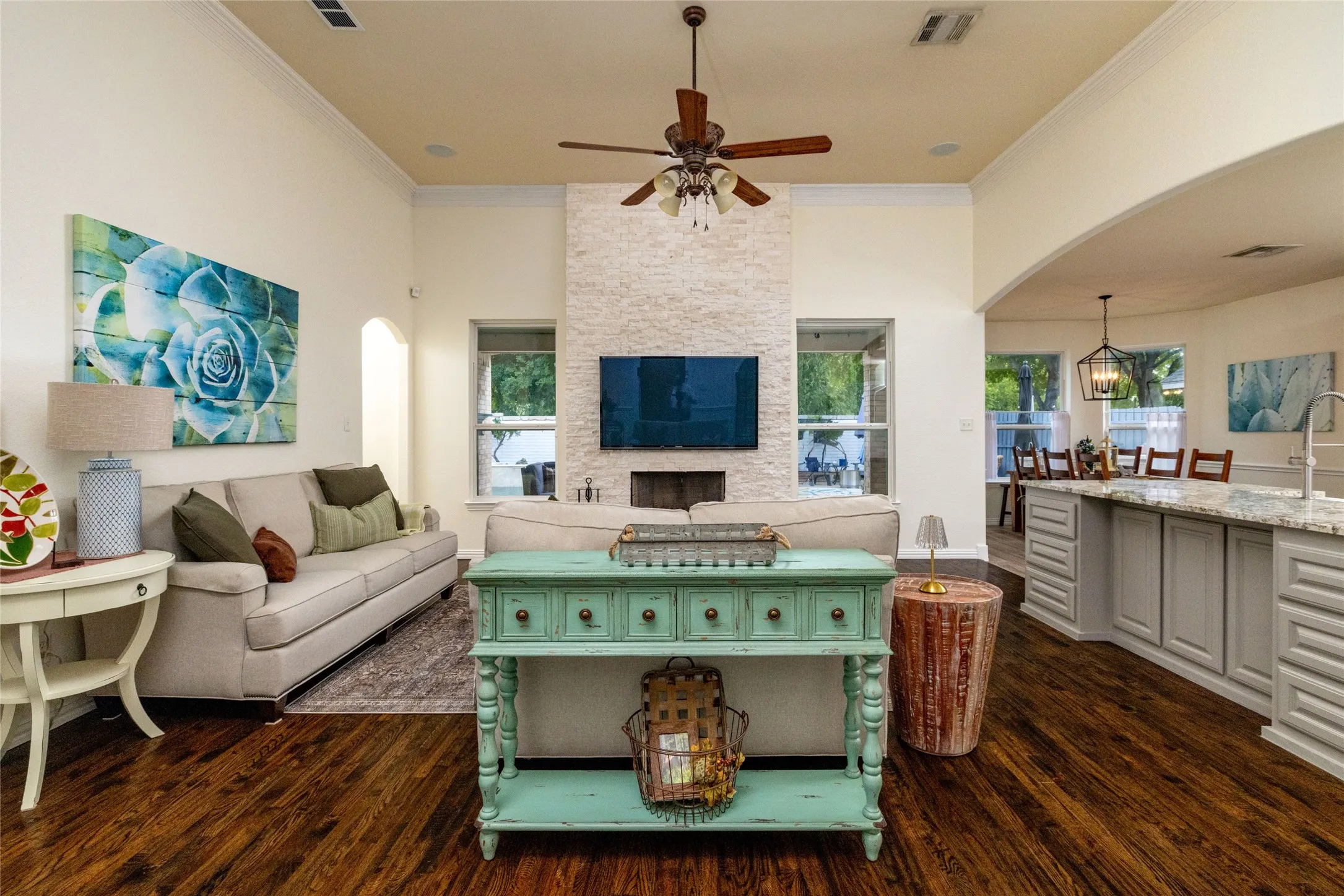 Single Family Residence For Sale in Tarrant County , 8308 Teja Trail, Benbrook, Texas 76126, 3 Bedroom, 2 Bathroom, 2 Garage spaces, 1,741 Sqft, built in 2006, mls#21397859, Real Estate Agent in Benbrook, Homes For Sale in Tarrant county, Homes For Sale in Benbrook, Realtor in Benbrook Texas, Real Estate Brokerage Independent Realty Texas, Luminita Cordes Realtor