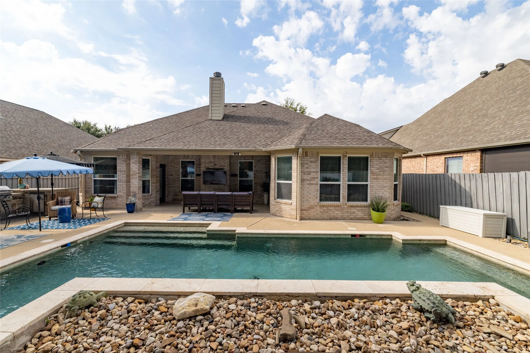Single Family Residence For Sale in Tarrant County , 8308 Teja Trail, Benbrook, Texas 76126, 3 Bedroom, 2 Bathroom, 2 Garage spaces, 1,741 Sqft, built in 2006, mls#21397859, Real Estate Agent in Benbrook, Homes For Sale in Tarrant county, Homes For Sale in Benbrook, Realtor in Benbrook Texas, Real Estate Brokerage Independent Realty Texas, Luminita Cordes Realtor