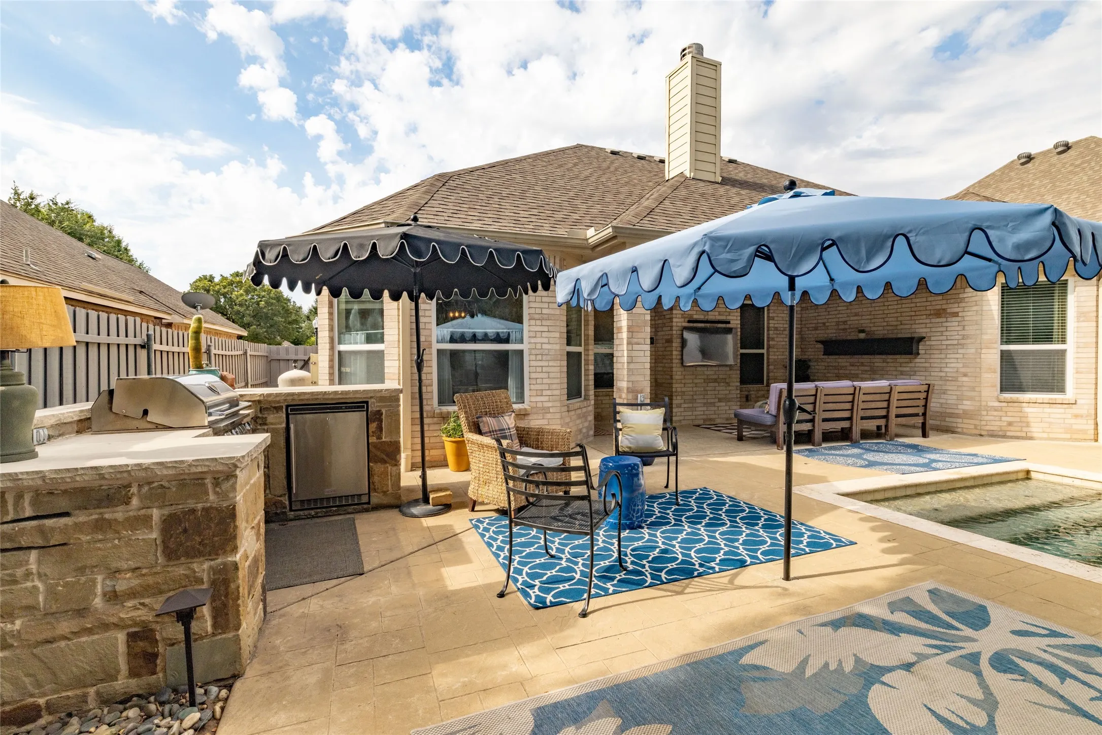 Single Family Residence For Sale in Tarrant County , 8308 Teja Trail, Benbrook, Texas 76126, 3 Bedroom, 2 Bathroom, 2 Garage spaces, 1,741 Sqft, built in 2006, mls#21397859, Real Estate Agent in Benbrook, Homes For Sale in Tarrant county, Homes For Sale in Benbrook, Realtor in Benbrook Texas, Real Estate Brokerage Independent Realty Texas, Luminita Cordes Realtor