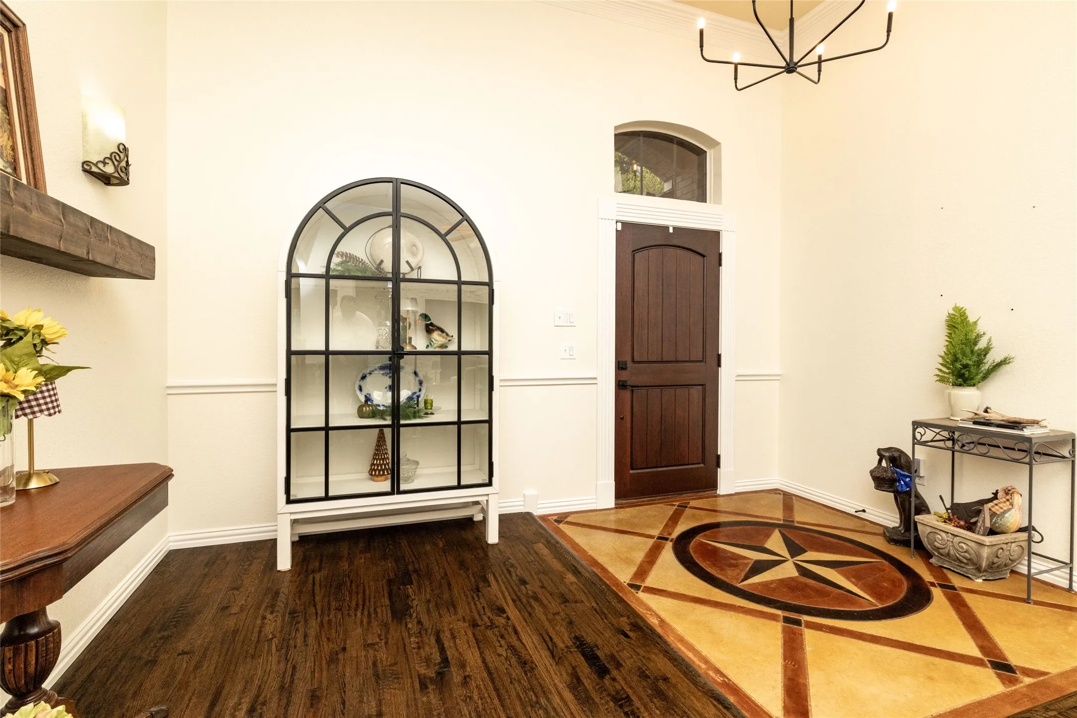 Single Family Residence For Sale in Tarrant County , 8308 Teja Trail, Benbrook, Texas 76126, 3 Bedroom, 2 Bathroom, 2 Garage spaces, 1,741 Sqft, built in 2006, mls#21397859, Real Estate Agent in Benbrook, Homes For Sale in Tarrant county, Homes For Sale in Benbrook, Realtor in Benbrook Texas, Real Estate Brokerage Independent Realty Texas, Luminita Cordes Realtor
