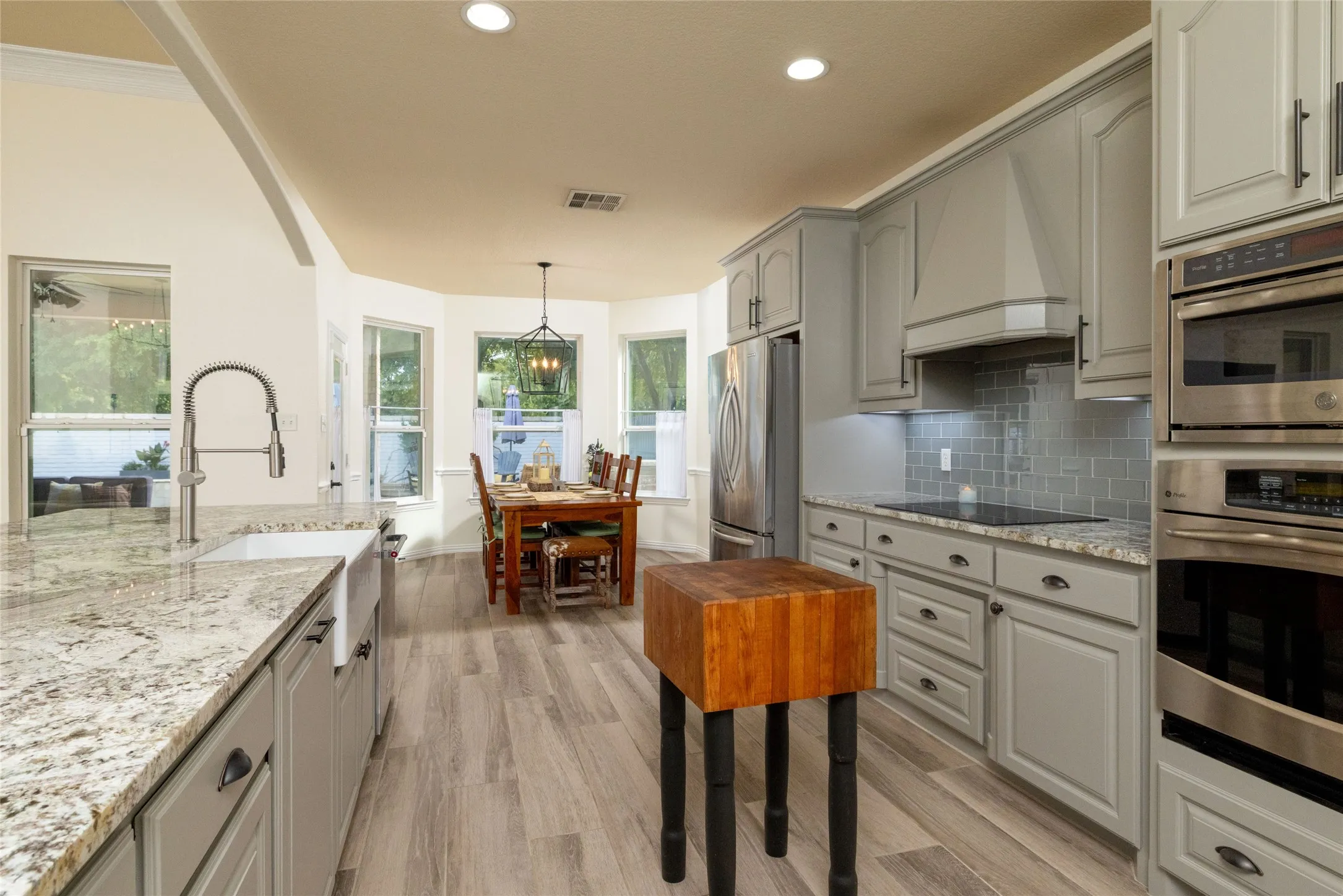 Single Family Residence For Sale in Tarrant County , 8308 Teja Trail, Benbrook, Texas 76126, 3 Bedroom, 2 Bathroom, 2 Garage spaces, 1,741 Sqft, built in 2006, mls#21397859, Real Estate Agent in Benbrook, Homes For Sale in Tarrant county, Homes For Sale in Benbrook, Realtor in Benbrook Texas, Real Estate Brokerage Independent Realty Texas, Luminita Cordes Realtor