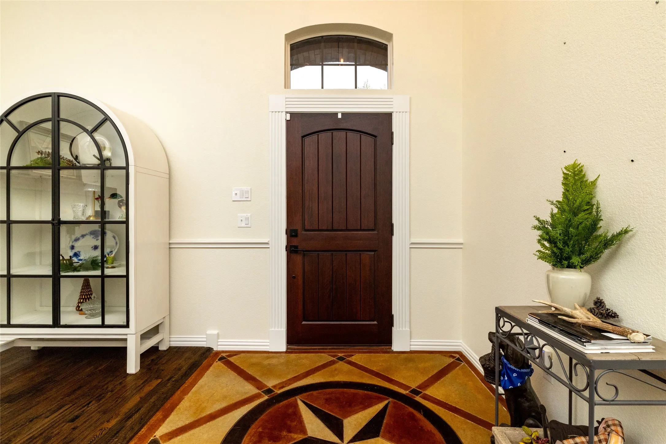 Single Family Residence For Sale in Tarrant County , 8308 Teja Trail, Benbrook, Texas 76126, 3 Bedroom, 2 Bathroom, 2 Garage spaces, 1,741 Sqft, built in 2006, mls#21397859, Real Estate Agent in Benbrook, Homes For Sale in Tarrant county, Homes For Sale in Benbrook, Realtor in Benbrook Texas, Real Estate Brokerage Independent Realty Texas, Luminita Cordes Realtor
