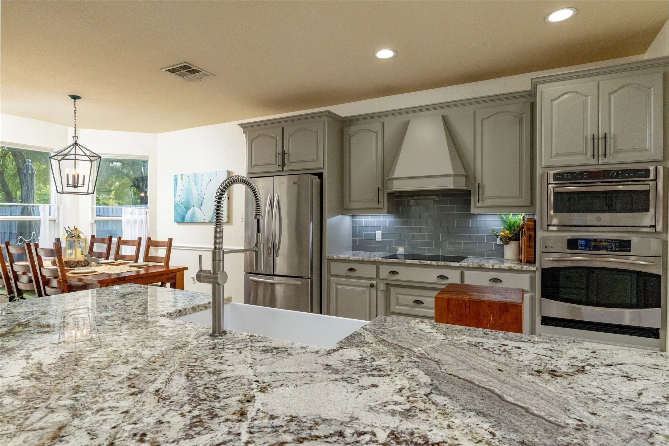 Single Family Residence For Sale in Tarrant County , 8308 Teja Trail, Benbrook, Texas 76126, 3 Bedroom, 2 Bathroom, 2 Garage spaces, 1,741 Sqft, built in 2006, mls#21397859, Real Estate Agent in Benbrook, Homes For Sale in Tarrant county, Homes For Sale in Benbrook, Realtor in Benbrook Texas, Real Estate Brokerage Independent Realty Texas, Luminita Cordes Realtor