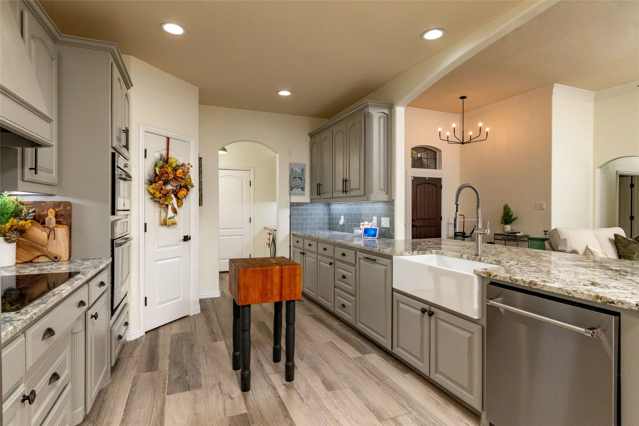Single Family Residence For Sale in Tarrant County , 8308 Teja Trail, Benbrook, Texas 76126, 3 Bedroom, 2 Bathroom, 2 Garage spaces, 1,741 Sqft, built in 2006, mls#21397859, Real Estate Agent in Benbrook, Homes For Sale in Tarrant county, Homes For Sale in Benbrook, Realtor in Benbrook Texas, Real Estate Brokerage Independent Realty Texas, Luminita Cordes Realtor