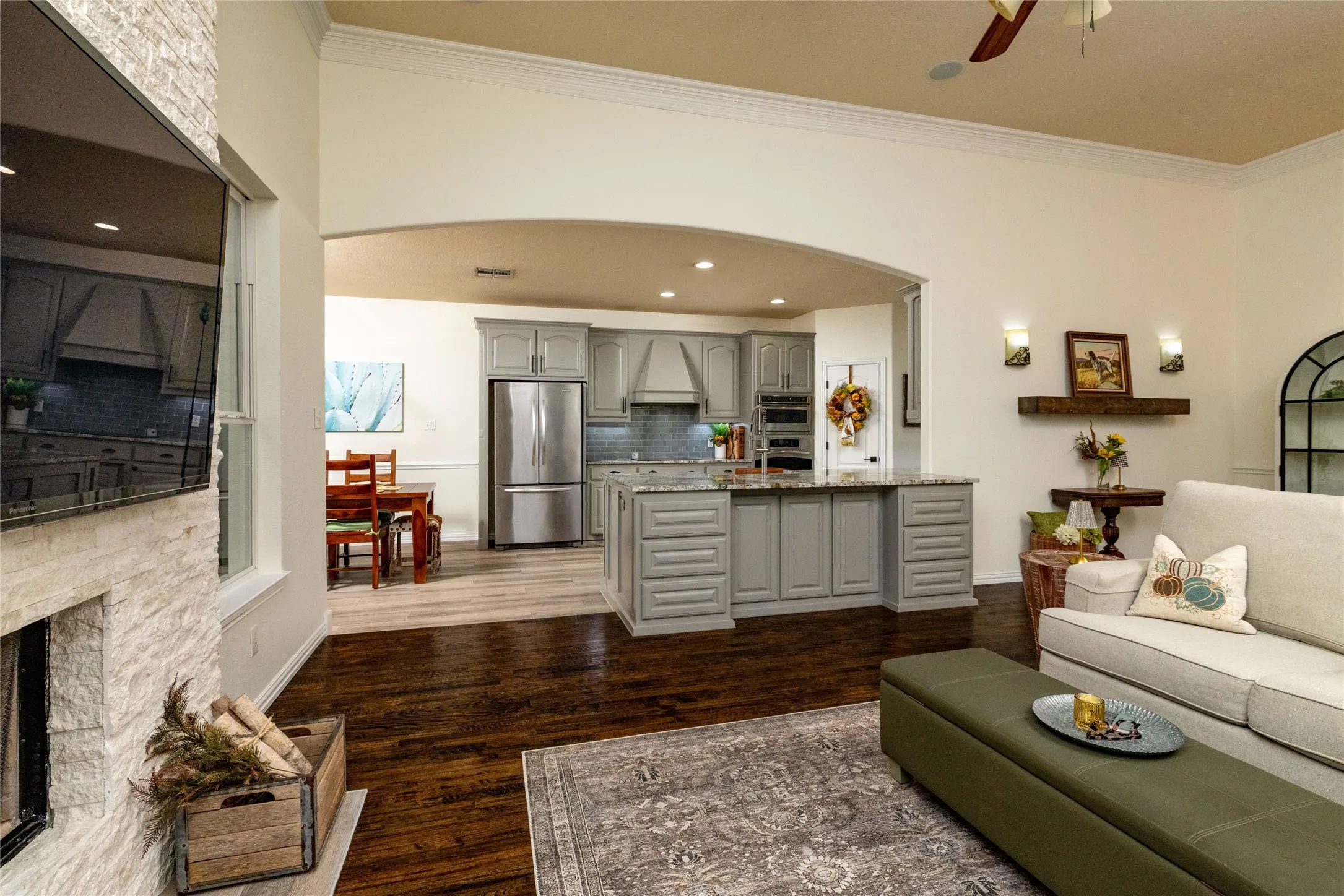 Single Family Residence For Sale in Tarrant County , 8308 Teja Trail, Benbrook, Texas 76126, 3 Bedroom, 2 Bathroom, 2 Garage spaces, 1,741 Sqft, built in 2006, mls#21397859, Real Estate Agent in Benbrook, Homes For Sale in Tarrant county, Homes For Sale in Benbrook, Realtor in Benbrook Texas, Real Estate Brokerage Independent Realty Texas, Luminita Cordes Realtor