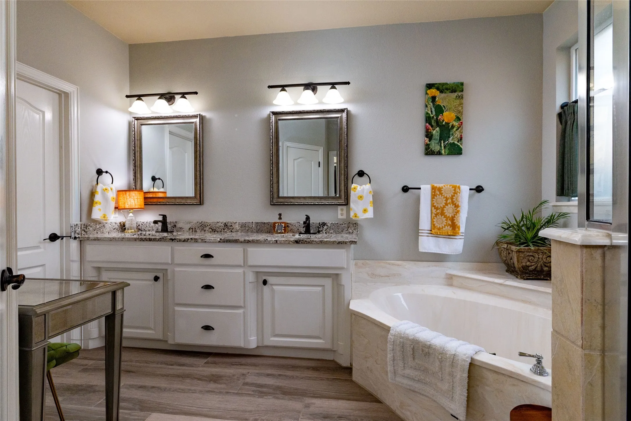Single Family Residence For Sale in Tarrant County , 8308 Teja Trail, Benbrook, Texas 76126, 3 Bedroom, 2 Bathroom, 2 Garage spaces, 1,741 Sqft, built in 2006, mls#21397859, Real Estate Agent in Benbrook, Homes For Sale in Tarrant county, Homes For Sale in Benbrook, Realtor in Benbrook Texas, Real Estate Brokerage Independent Realty Texas, Luminita Cordes Realtor