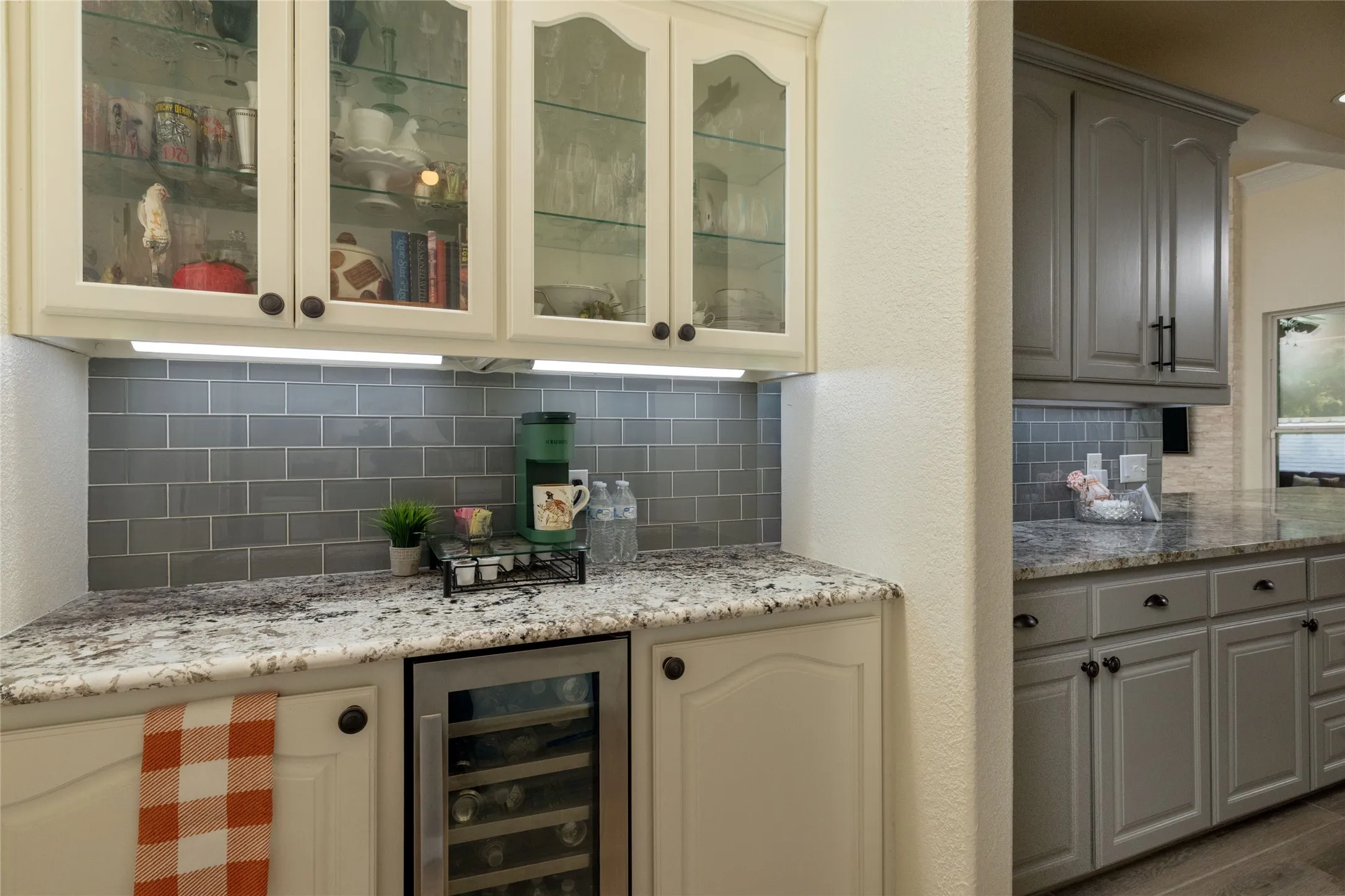 Single Family Residence For Sale in Tarrant County , 8308 Teja Trail, Benbrook, Texas 76126, 3 Bedroom, 2 Bathroom, 2 Garage spaces, 1,741 Sqft, built in 2006, mls#21397859, Real Estate Agent in Benbrook, Homes For Sale in Tarrant county, Homes For Sale in Benbrook, Realtor in Benbrook Texas, Real Estate Brokerage Independent Realty Texas, Luminita Cordes Realtor