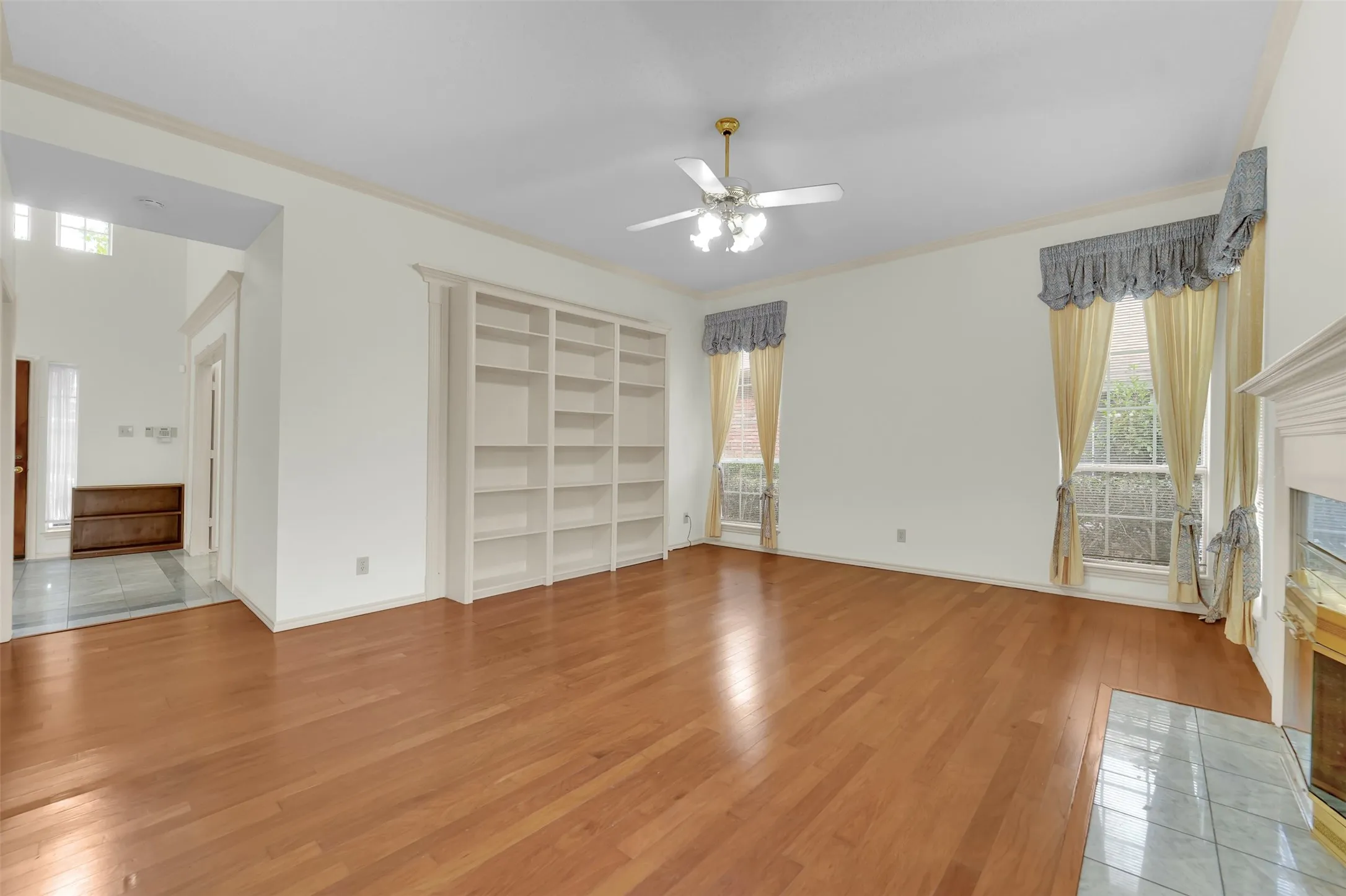 Single Family Residence For Sale in Dallas County , 4210 Stonecastle Drive, Garland, Texas 75044, 4 Bedroom, 3 Bathroom, 2 Garage spaces, 2,609 Sqft, built in 1989, mls#21397653, Real Estate Agent in Garland, Homes For Sale in Dallas county, Homes For Sale in Garland, Realtor in Garland Texas, Real Estate Brokerage Independent Realty Texas, Luminita Cordes Realtor